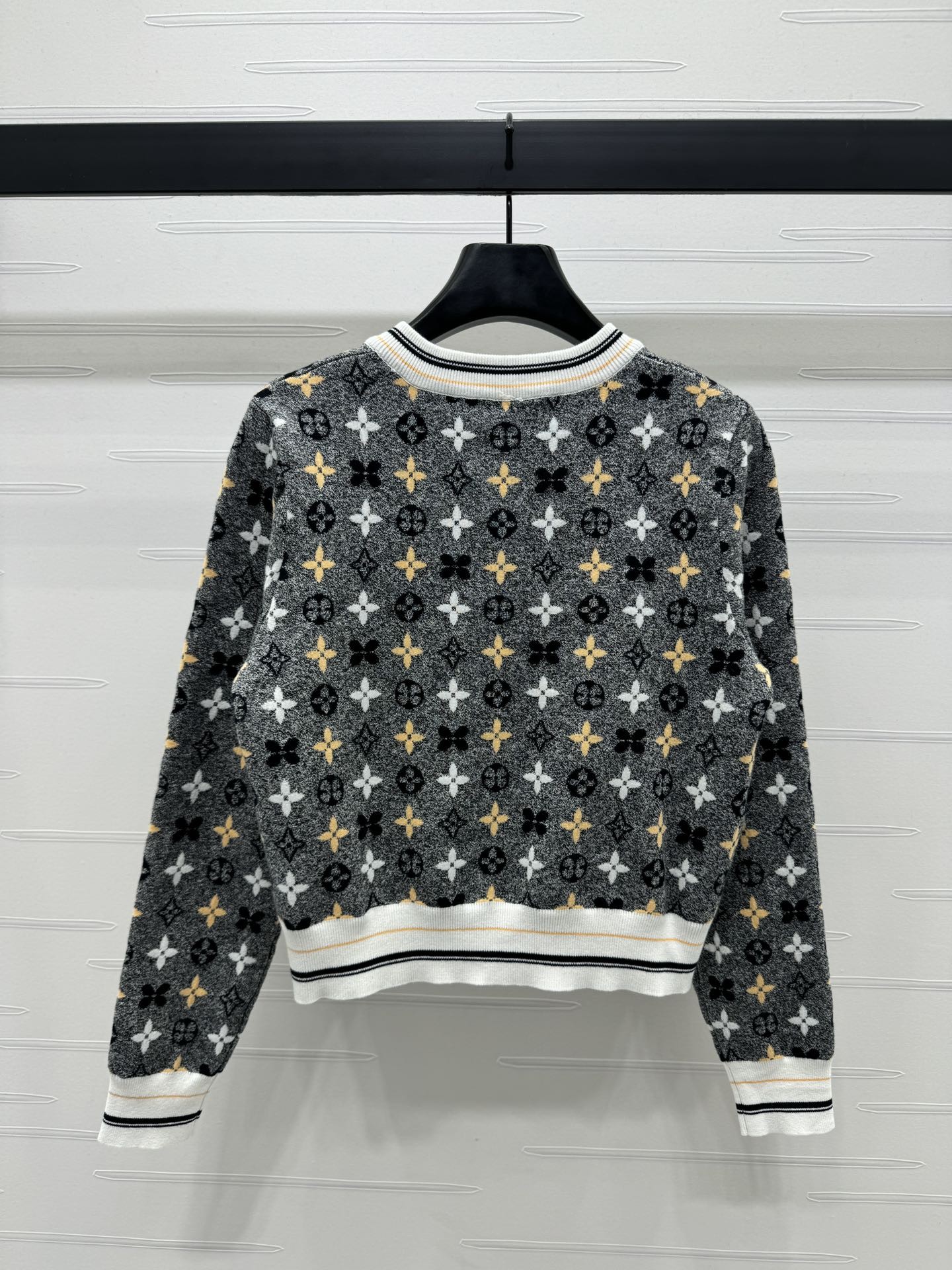 [LOUIS VUITTON-루이비통] 루이비통  로고패턴 니트 가디건