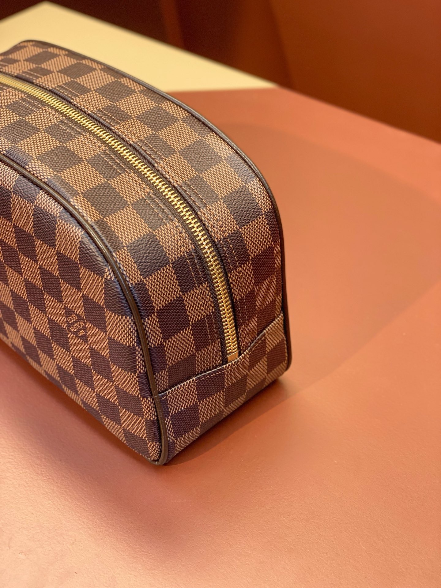 [LOUIS VUITTON-루이비통] 루이비통 톱 키트 파우치 M47527