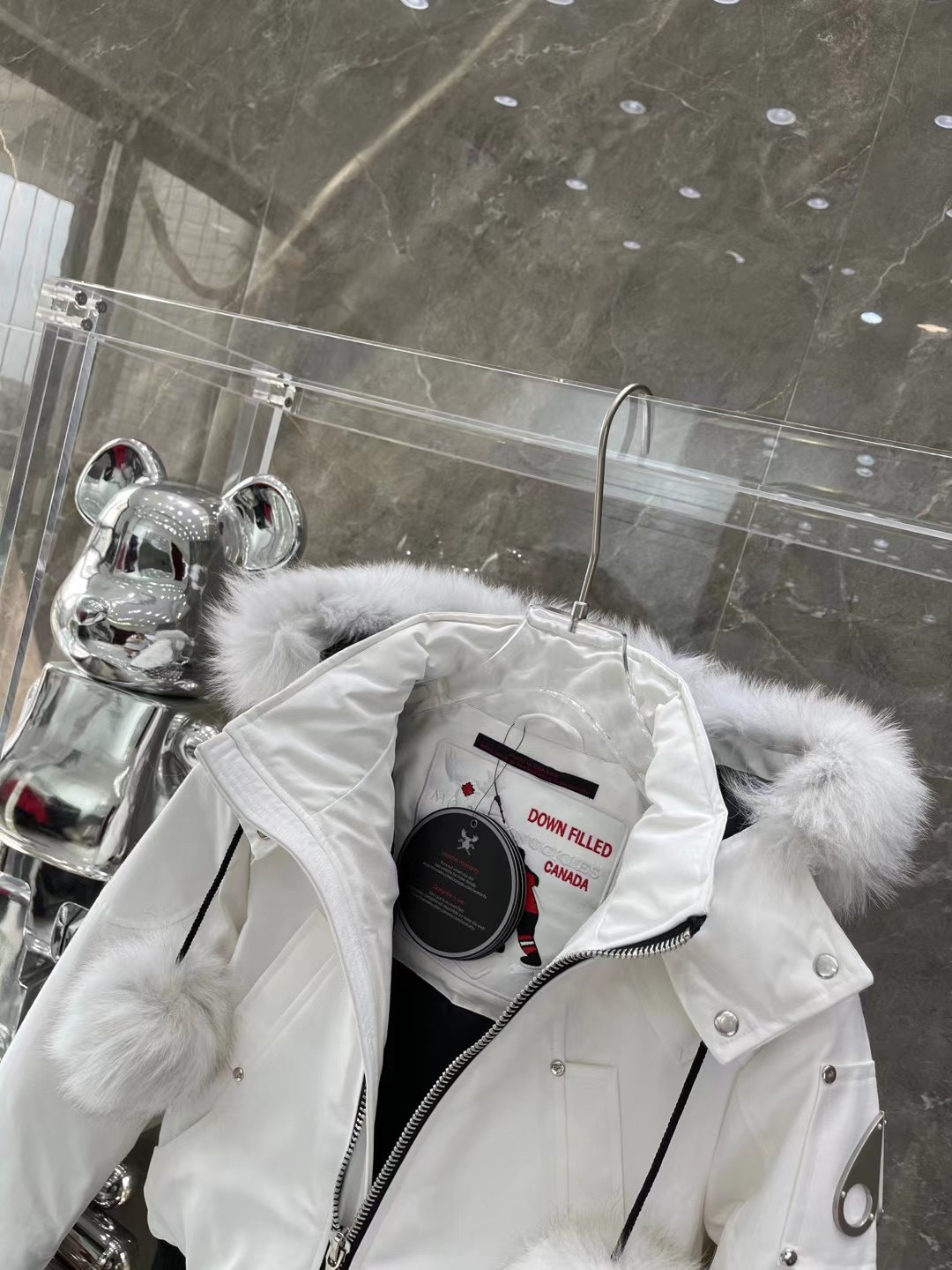 [Moose knuckles -무스너클 ]   무스너클 내추럴 봄버 패딩 재킷 화이트