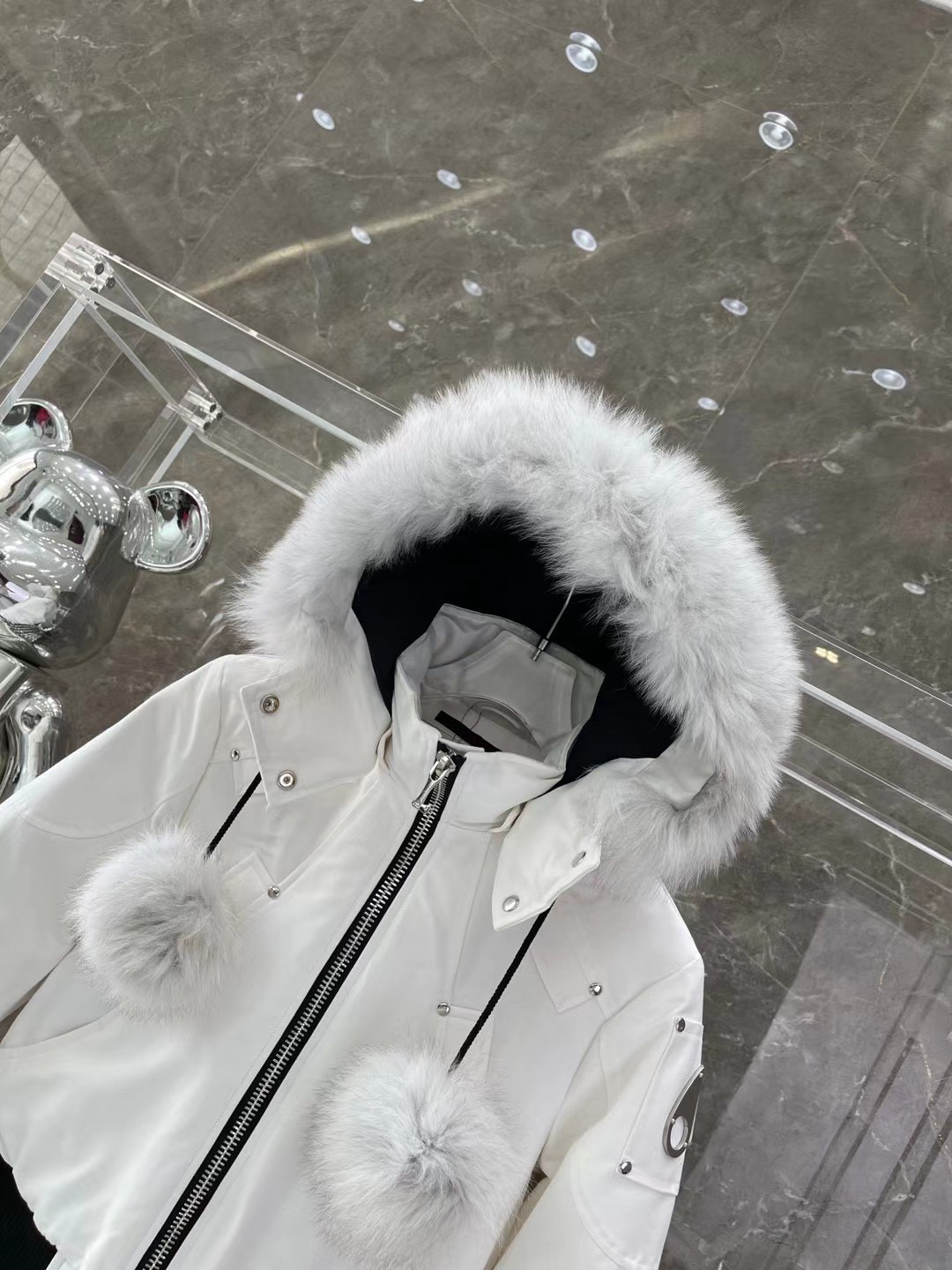 [Moose knuckles -무스너클 ]   무스너클 내추럴 봄버 패딩 재킷 화이트