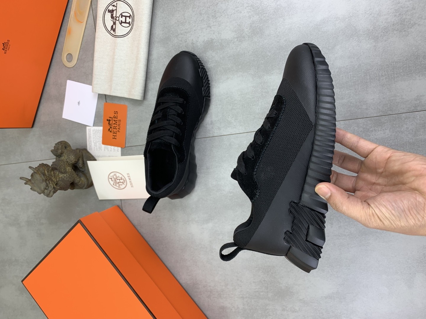 [HERMES-에르메스]  에르메스  바운싱 스니커즈 남여공용