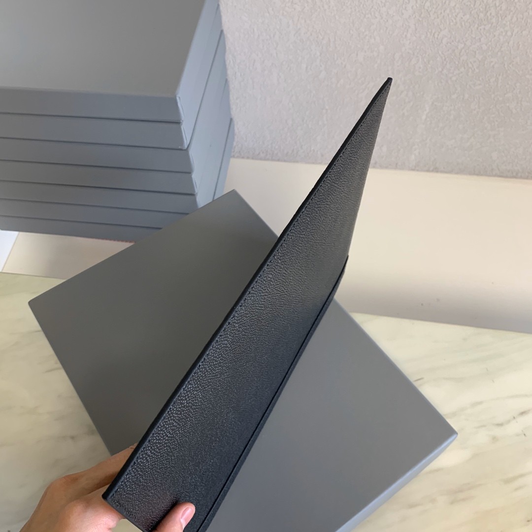 [TOM BROWNE -톰브라운 ] 톰브라운 스트라이프 클러치 라지