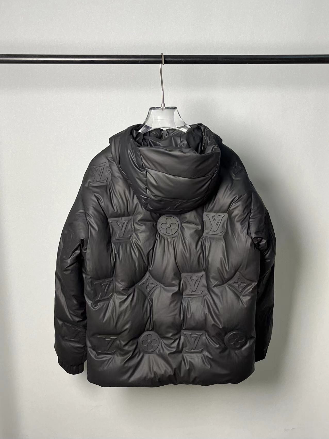 [LOUIS VUITTON-루이비통] 루이비통 모노그램 로고 다운 패딩