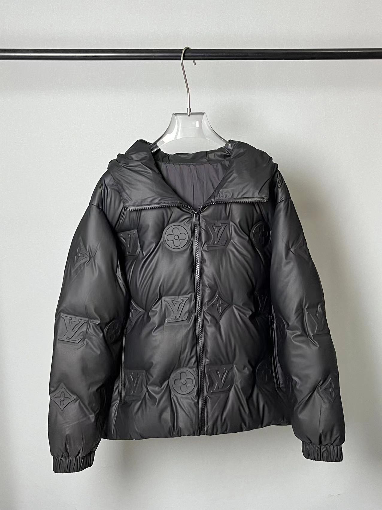 [LOUIS VUITTON-루이비통] 루이비통 모노그램 로고 다운 패딩