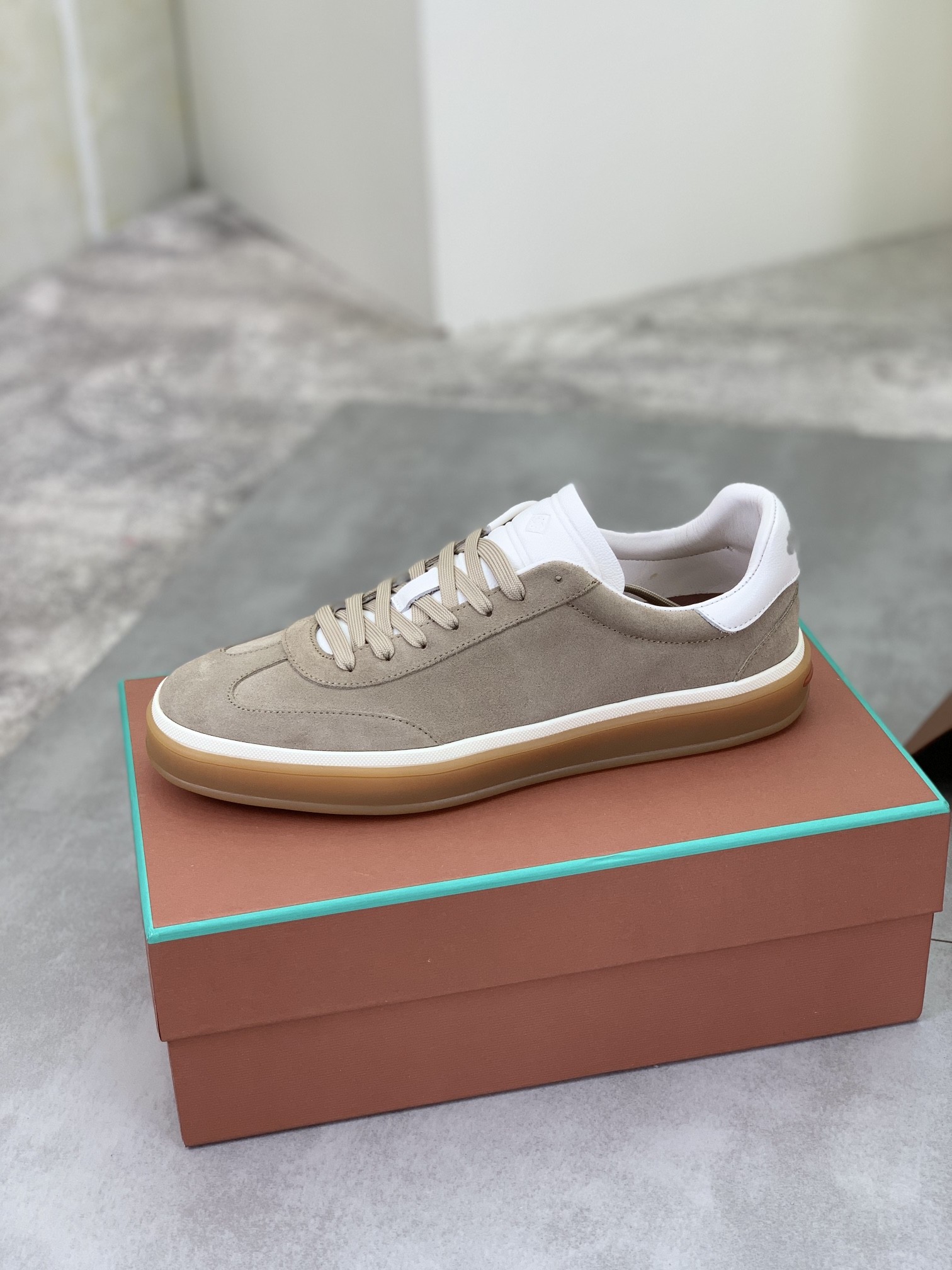 [Loro Piana -로로피아나 ] 로로피아나 스웨이드 테니스 워크 스니커즈