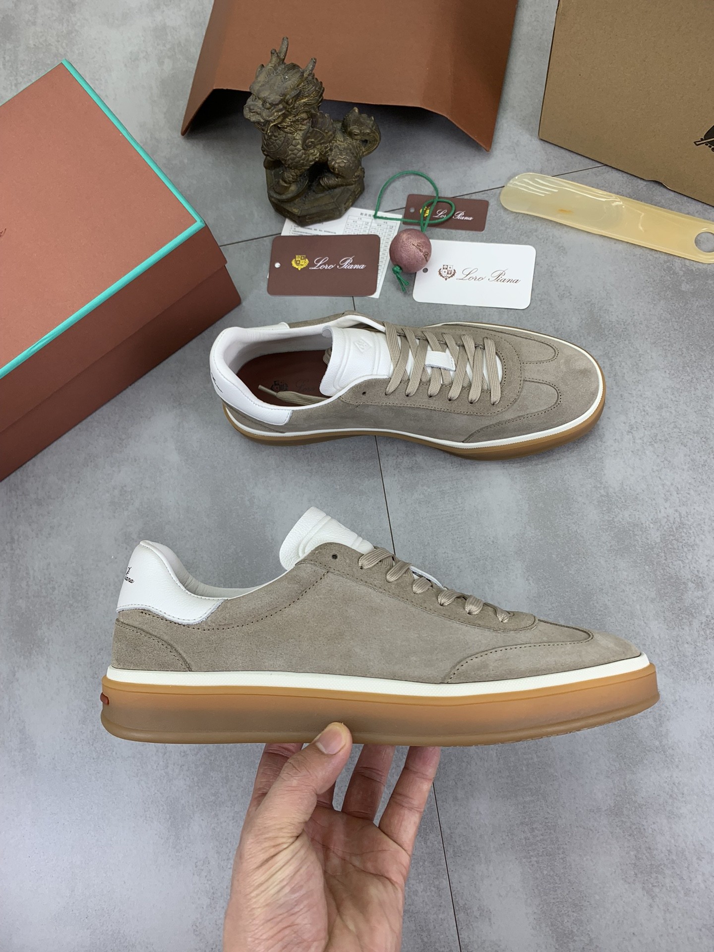 [Loro Piana -로로피아나 ] 로로피아나 스웨이드 테니스 워크 스니커즈