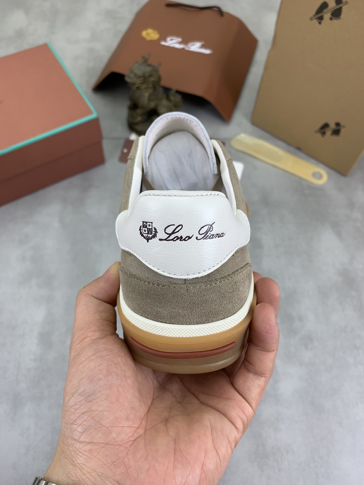 [Loro Piana -로로피아나 ] 로로피아나 스웨이드 테니스 워크 스니커즈
