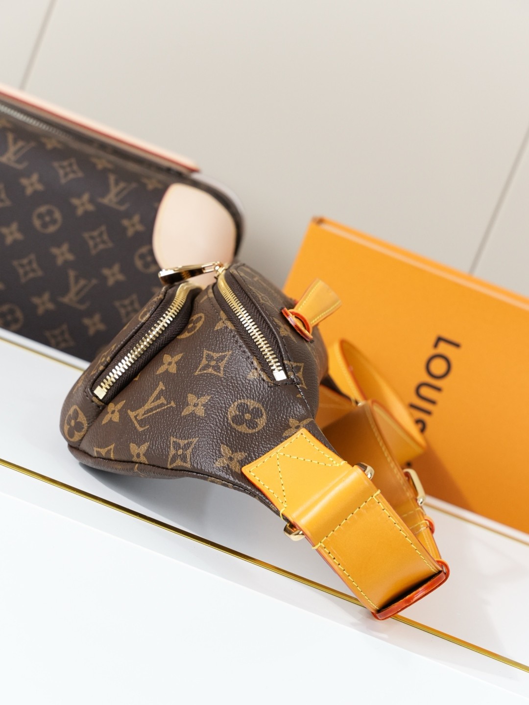 [LOUIS VUITTON-루이비통] 루이비통 러시 범백 모노그램 M14019