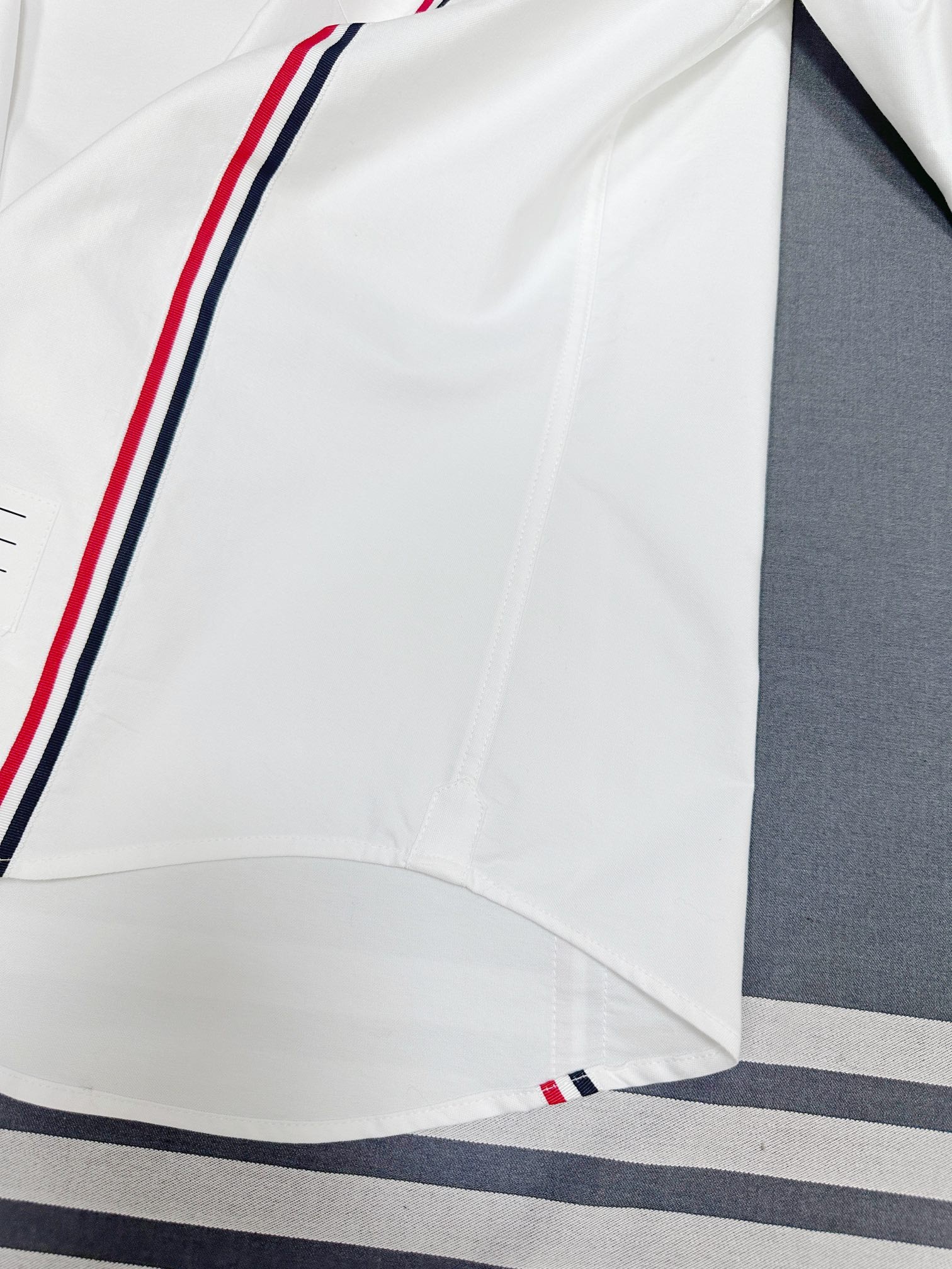 [TOM BROWNE -톰브라운 ] 톰브라운 남성 셔츠