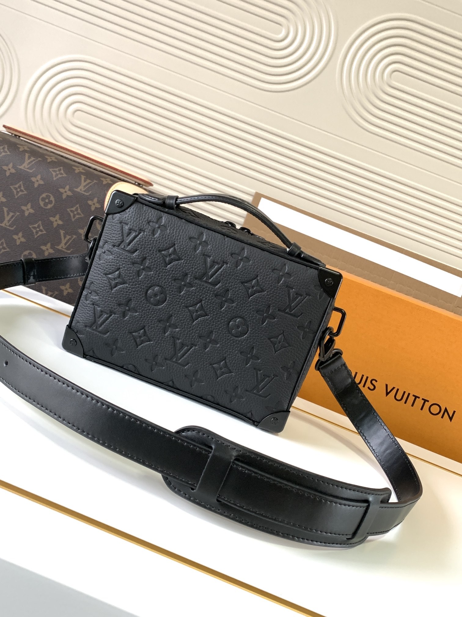 [LOUIS VUITTON-루이비통] 루이비통 트렁크 크로스백 M59163