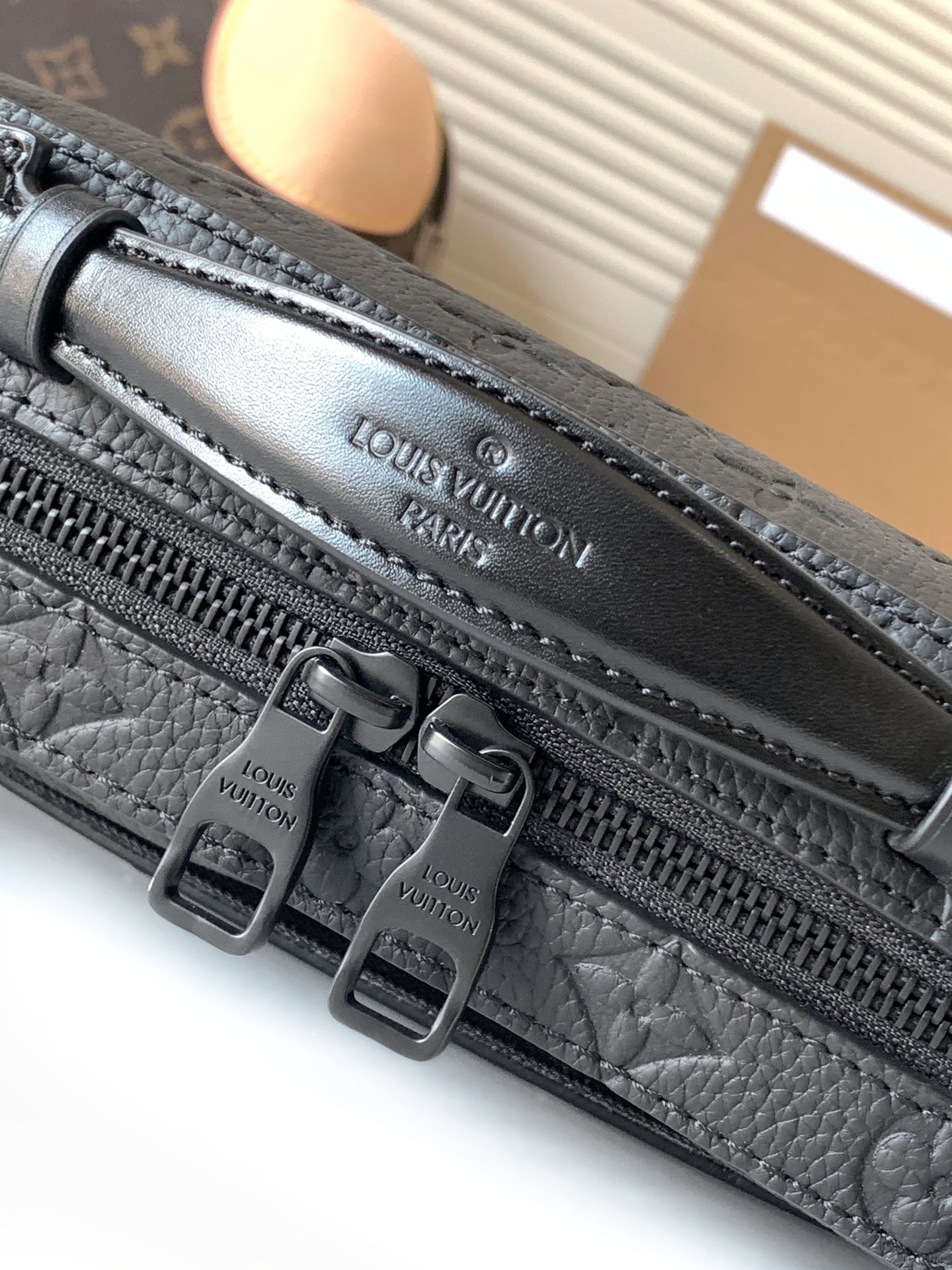 [LOUIS VUITTON-루이비통] 루이비통 트렁크 크로스백 M59163