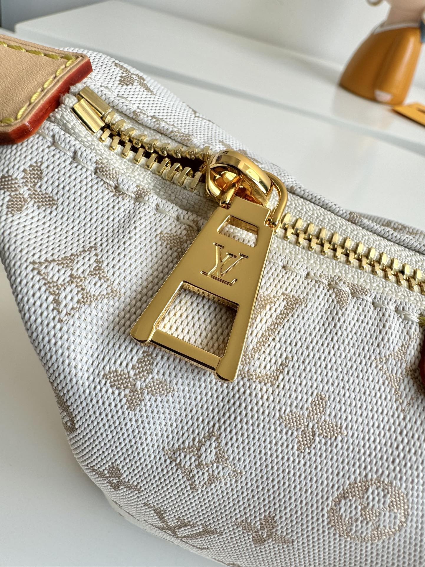 [LOUIS VUITTON-루이비통] 루이비통 힐스 포쉐트 매스틱 M12433