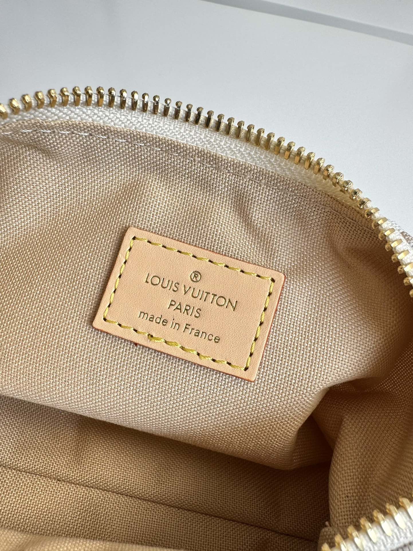 [LOUIS VUITTON-루이비통] 루이비통 힐스 포쉐트 매스틱 M12433