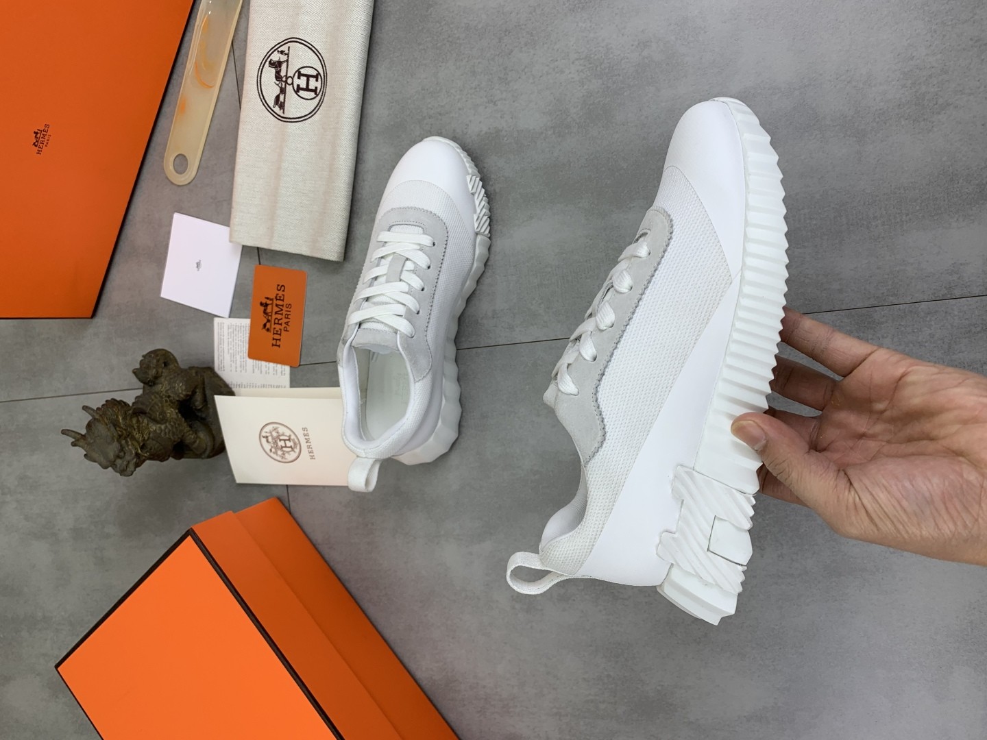 [HERMES-에르메스]  에르메스  바운싱 스니커즈 남여공용