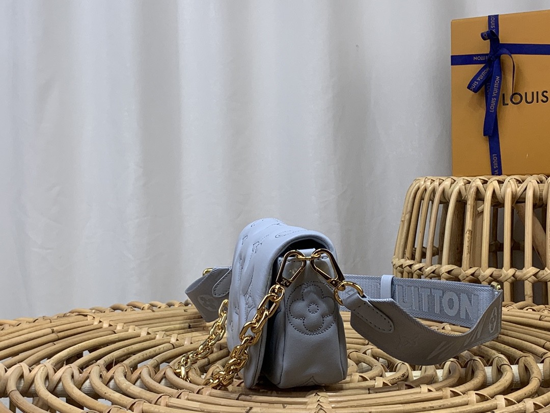 루이비통 LV Wallet on Strap 월릿 온 스트랩 숄더 백