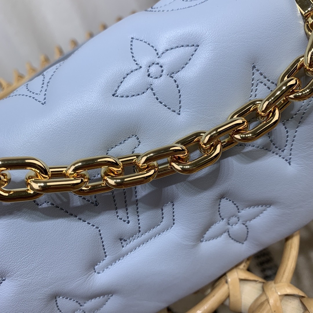 루이비통 LV Wallet on Strap 월릿 온 스트랩 숄더 백