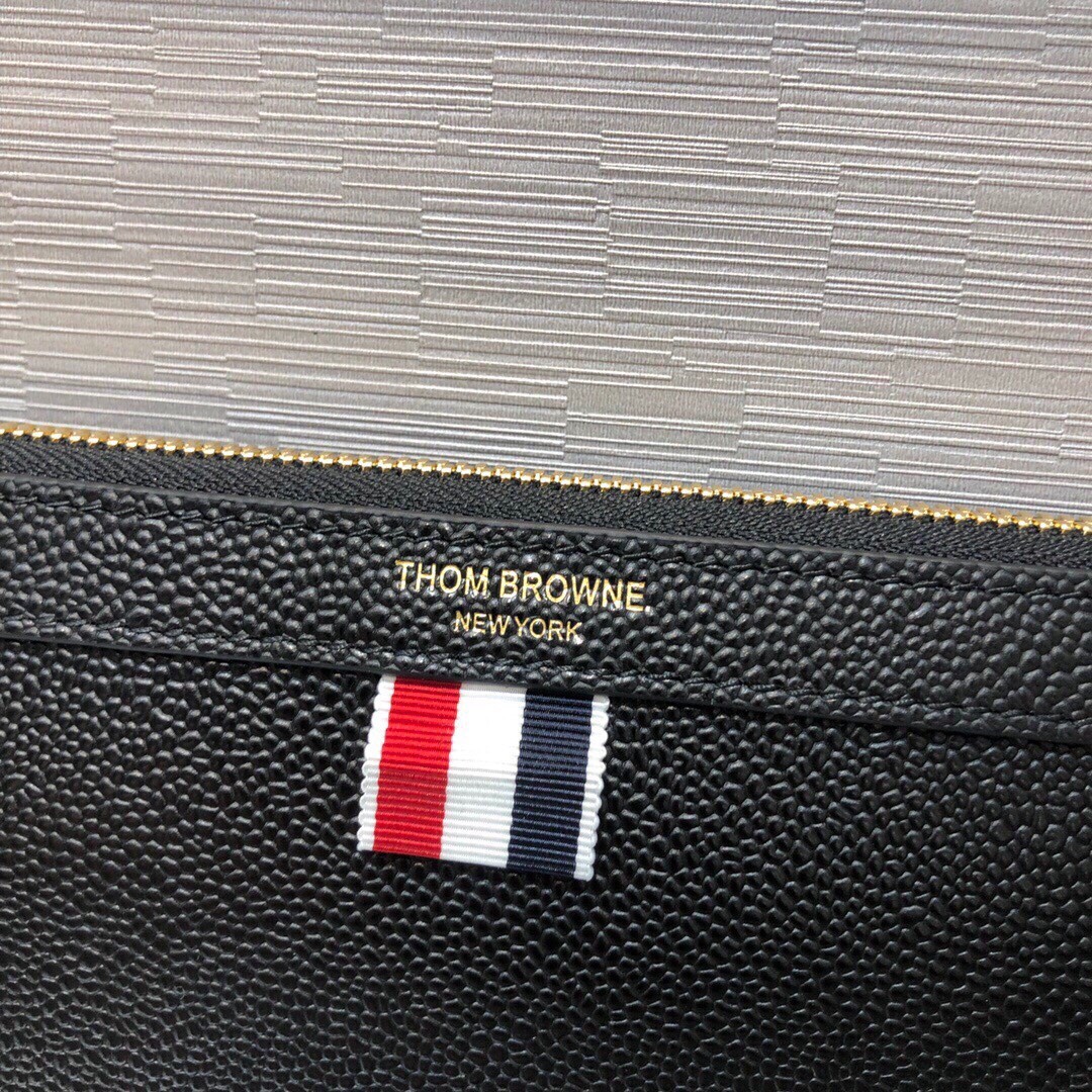 [TOM BROWNE -톰브라운 ] 톰브라운 남성 클러치