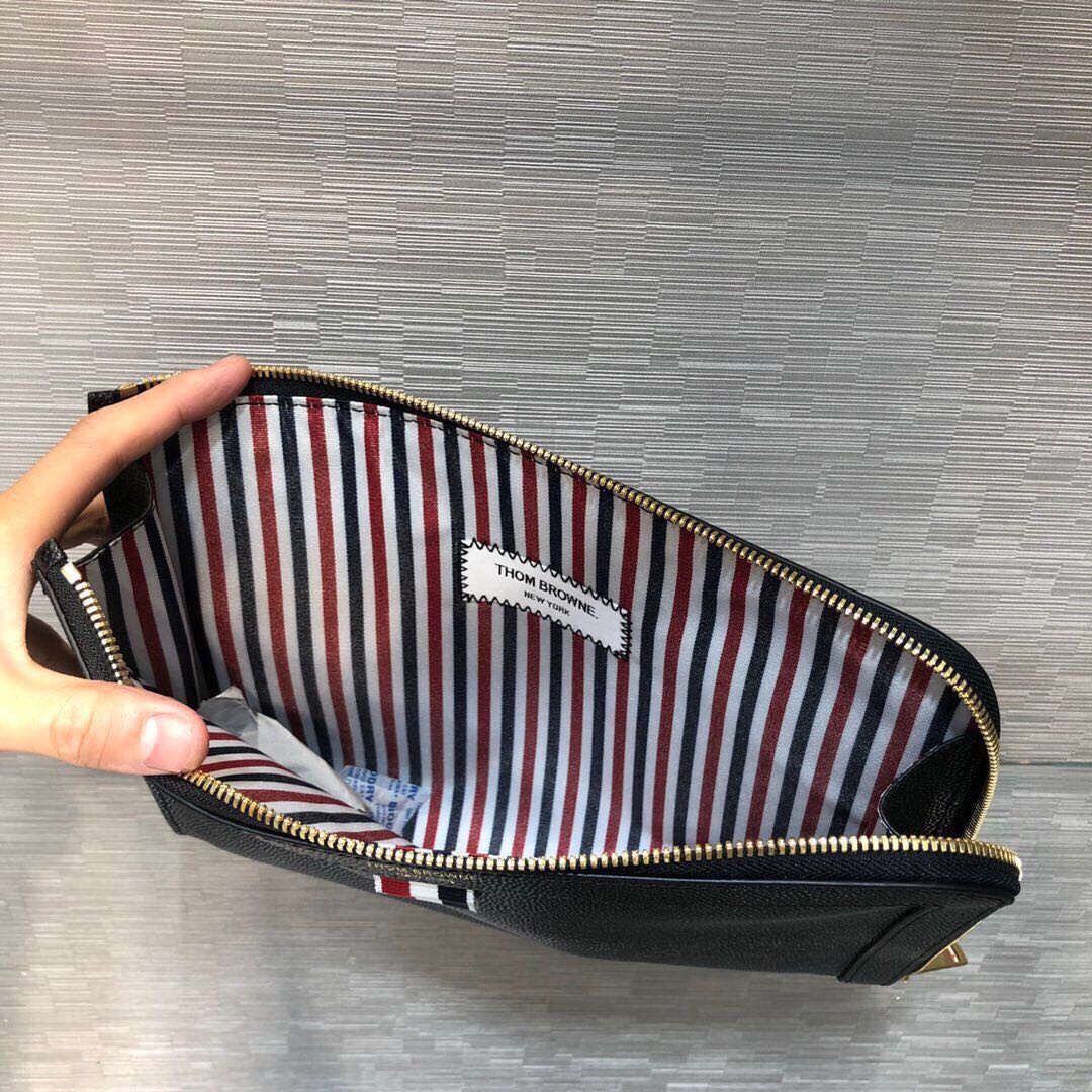 [TOM BROWNE -톰브라운 ] 톰브라운 남성 클러치