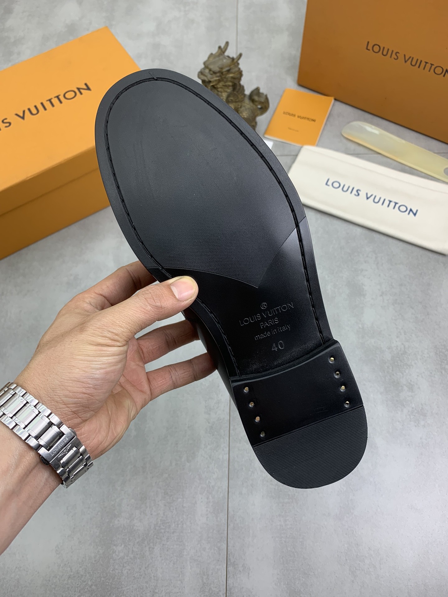 [LOUIS VUITTON-루이비통]  루이비통 남성 가죽 구두