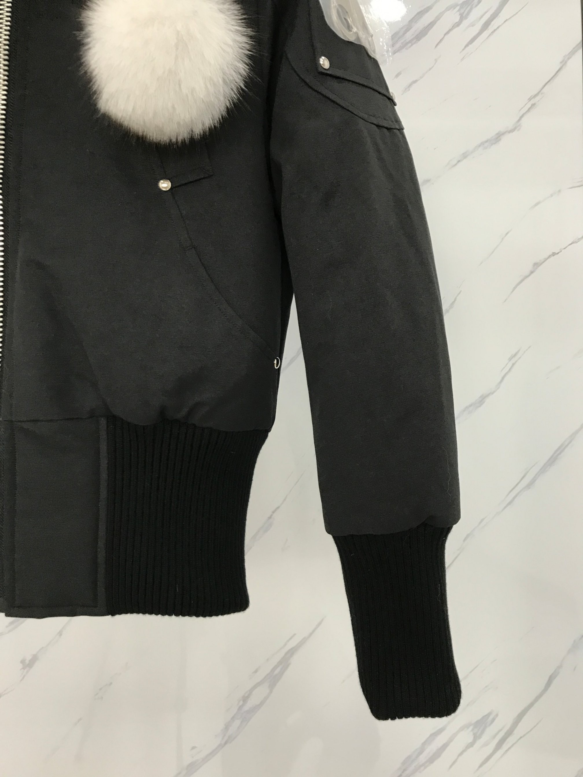 [Moose knuckles -무스너클 ]    무스너클 내추럴 봄버 패딩 재킷