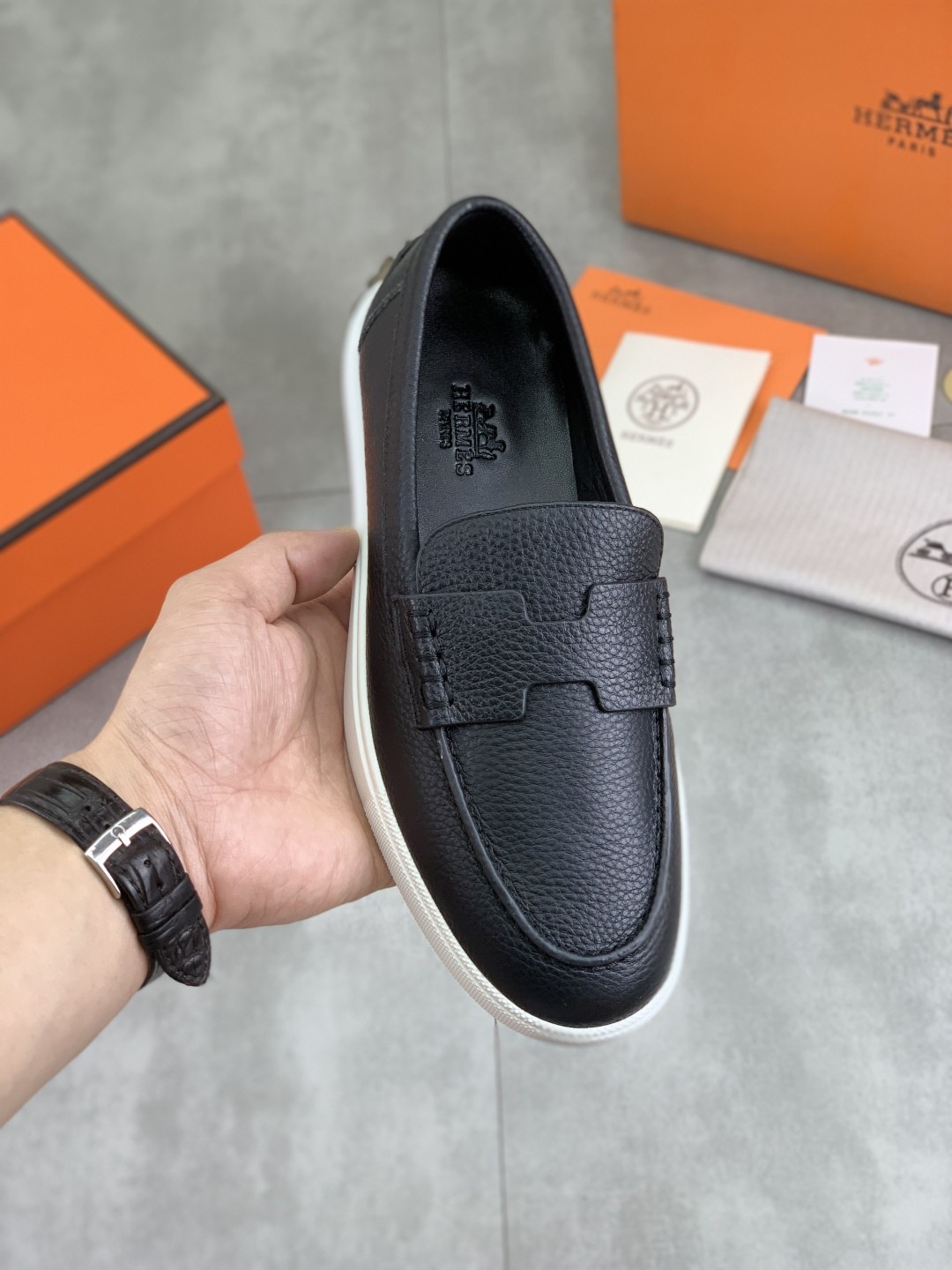 [HERMES-에르메스]  에르메스 컴포트 가죽 로퍼