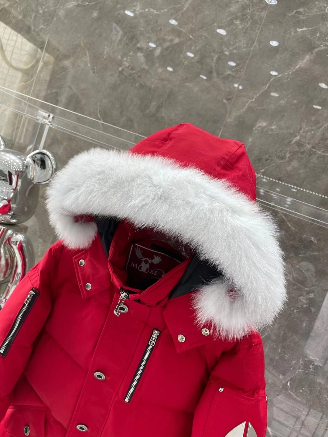 [Moose knuckles -무스너클 ]  무스너클 남성 쓰리쿼터 버클 패딩 레드