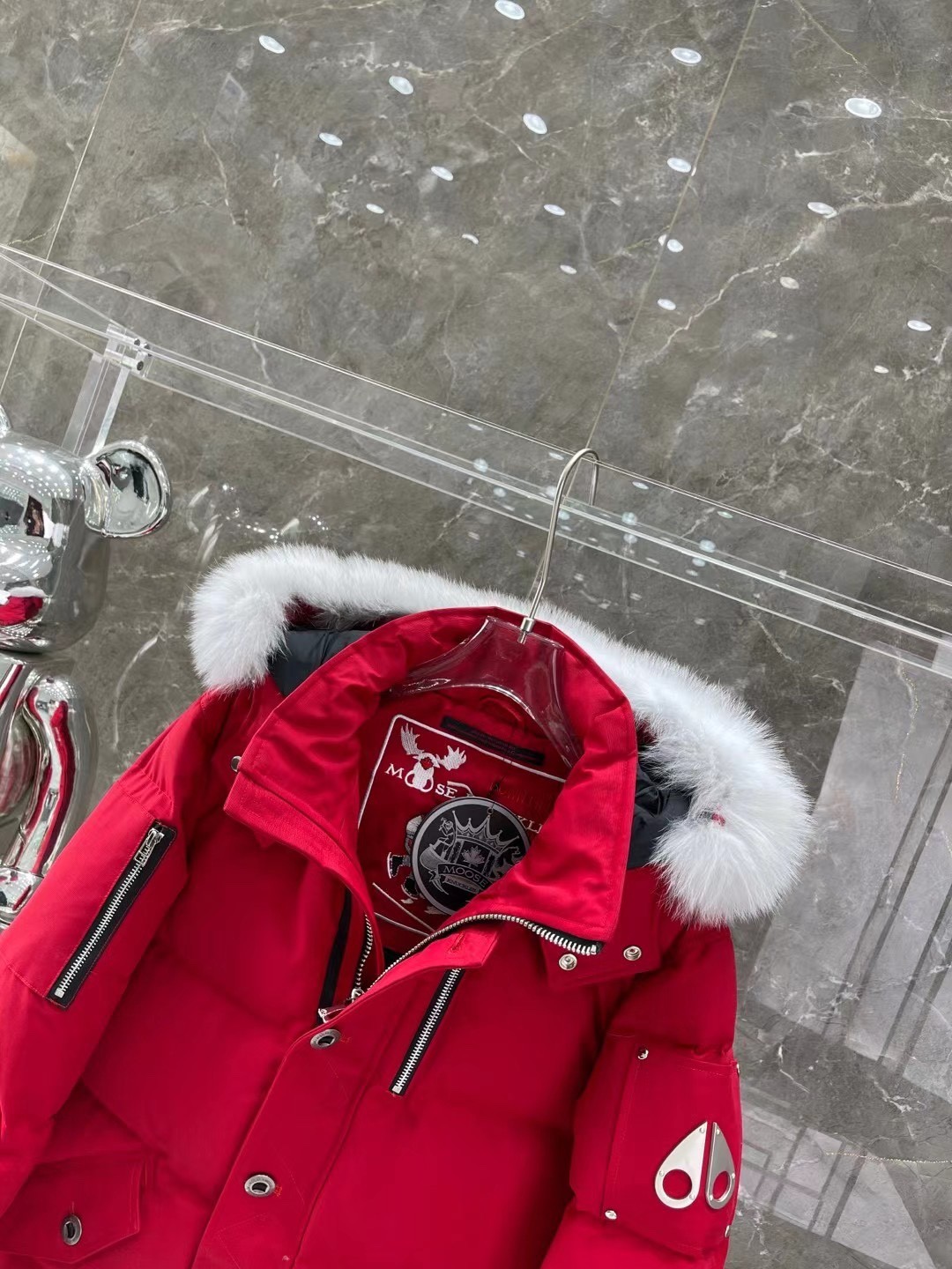 [Moose knuckles -무스너클 ]  무스너클 남성 쓰리쿼터 버클 패딩 레드