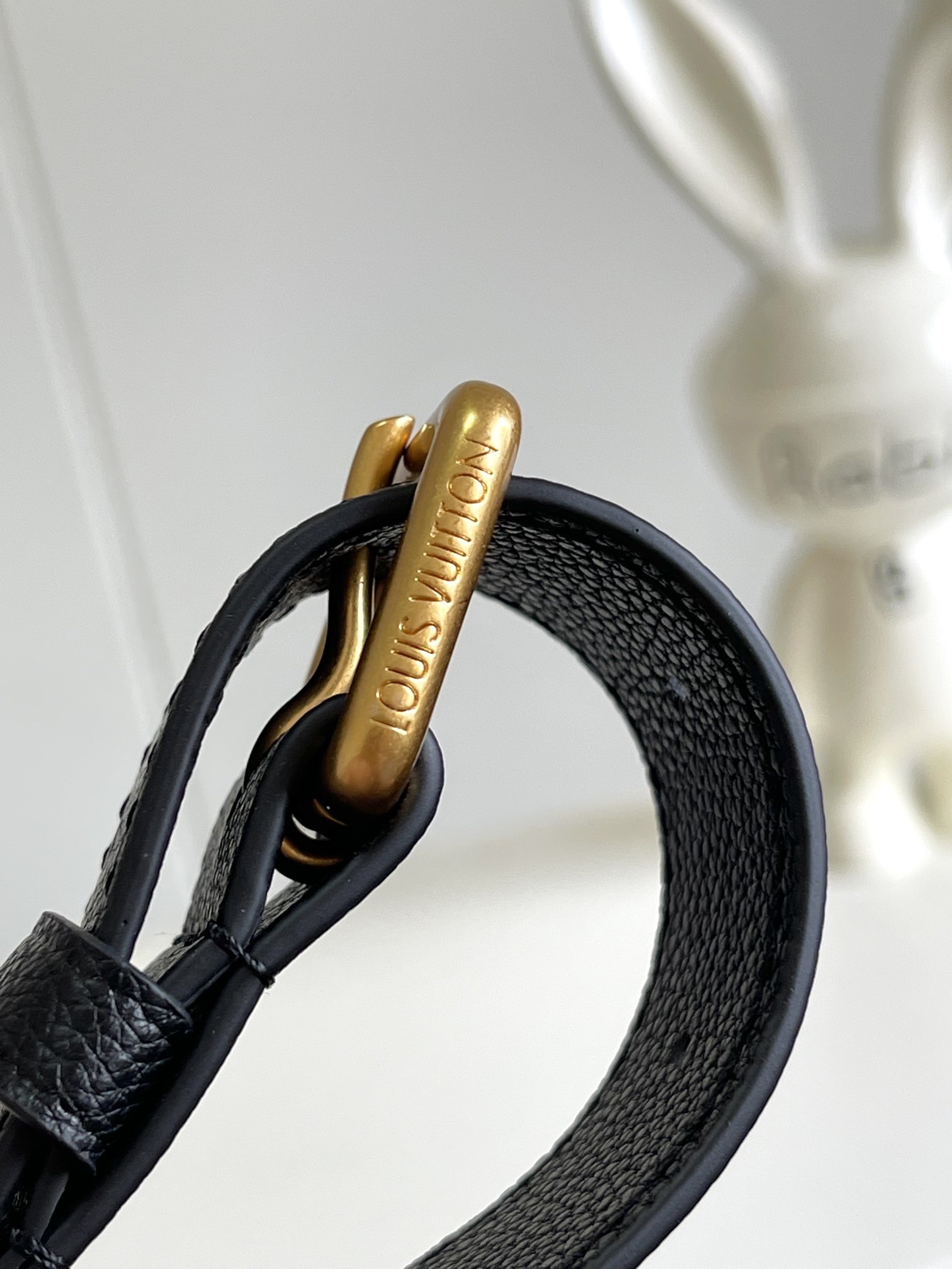 [LOUIS VUITTON-루이비통] 루이비통 트위스트 MM M24639