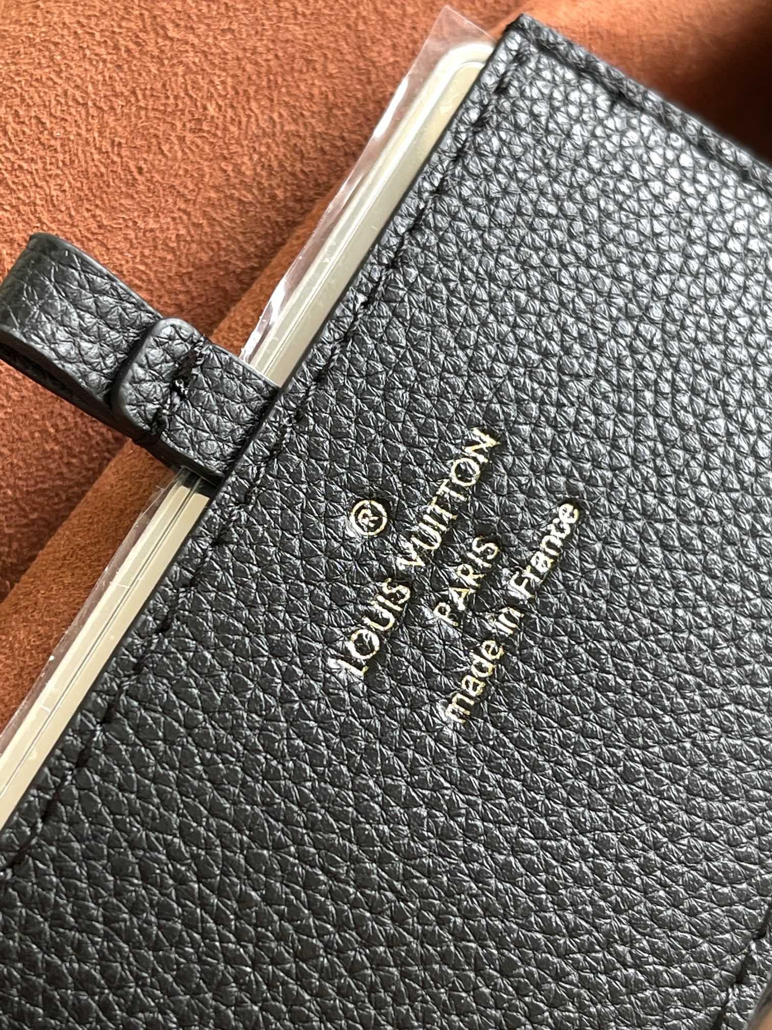 [LOUIS VUITTON-루이비통] 루이비통 트위스트 MM M24639