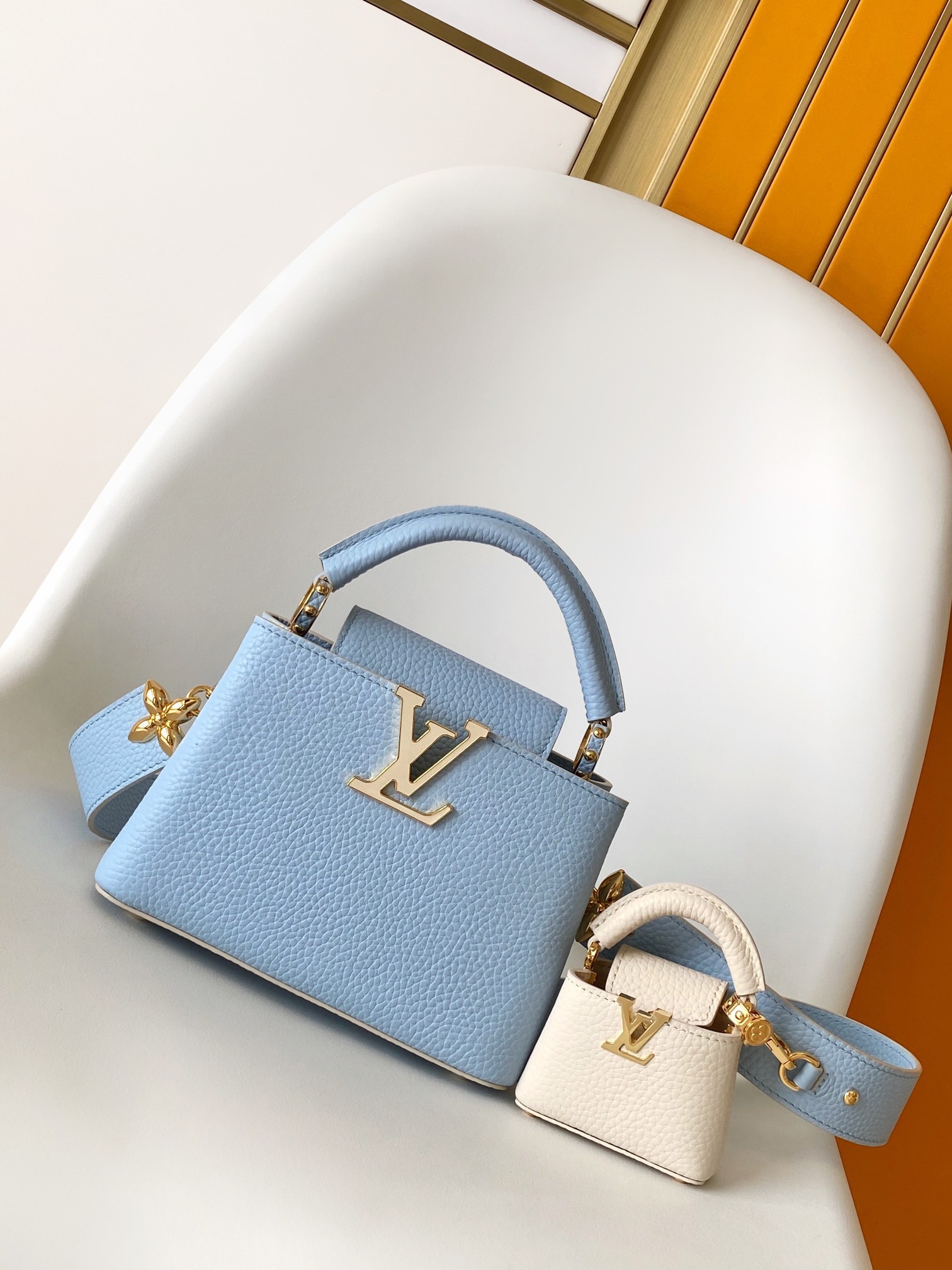 [LOUIS VUITTON-루이비통] 루이비통 카푸신 미니 핸드백 M24575