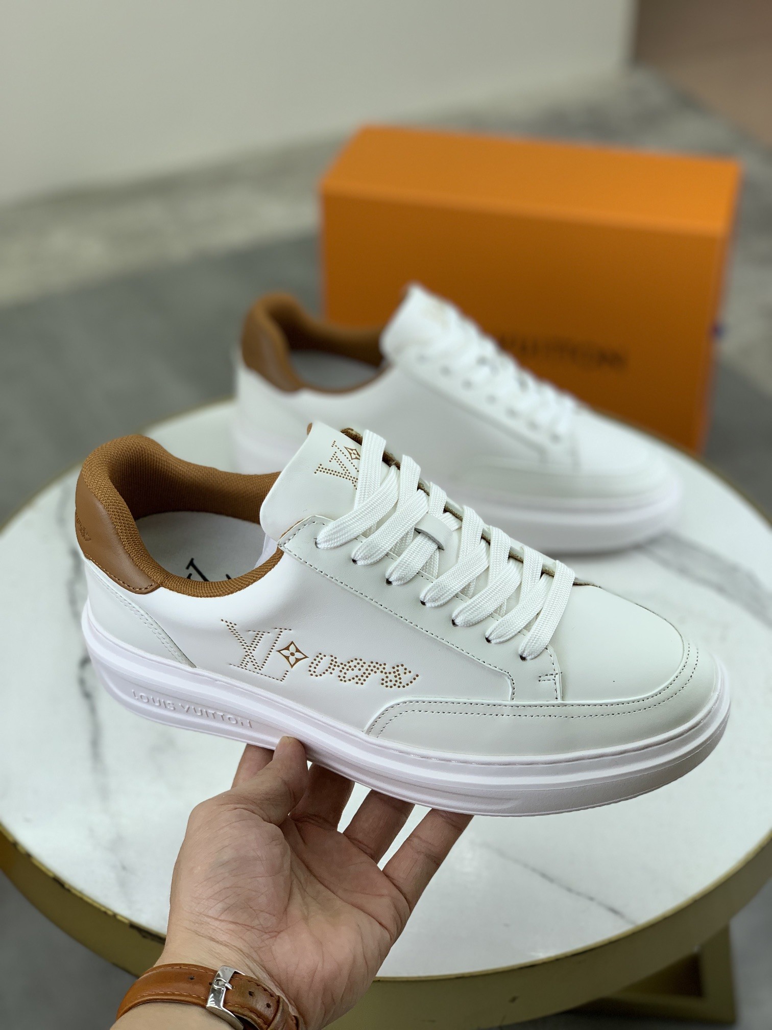 [LOUIS VUITTON-루이비통] 루이비통 스니커즈 0313 남성