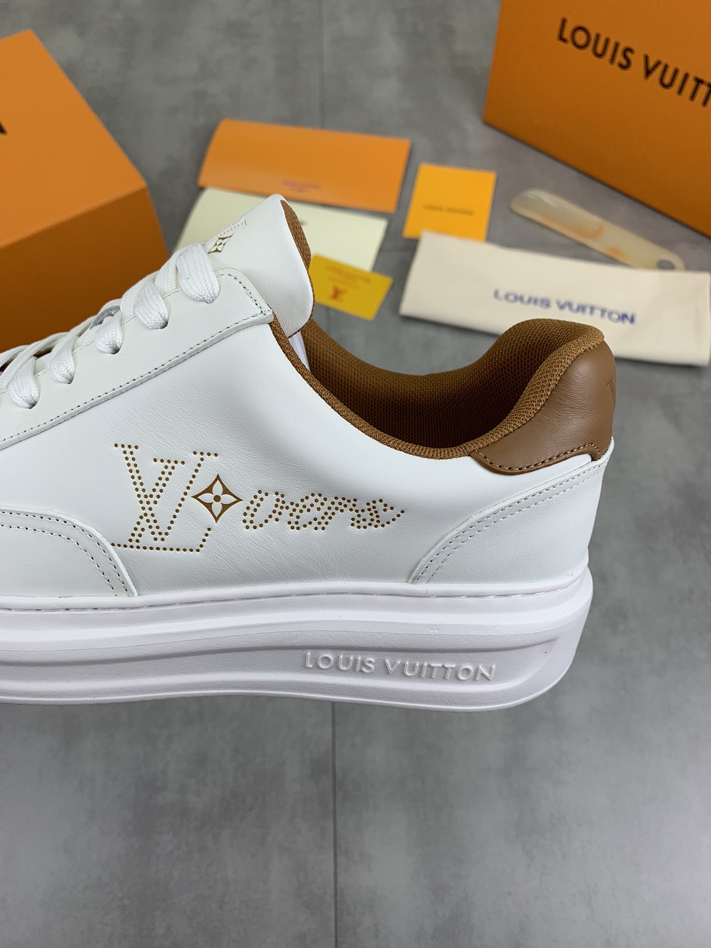 [LOUIS VUITTON-루이비통] 루이비통 스니커즈 0313 남성