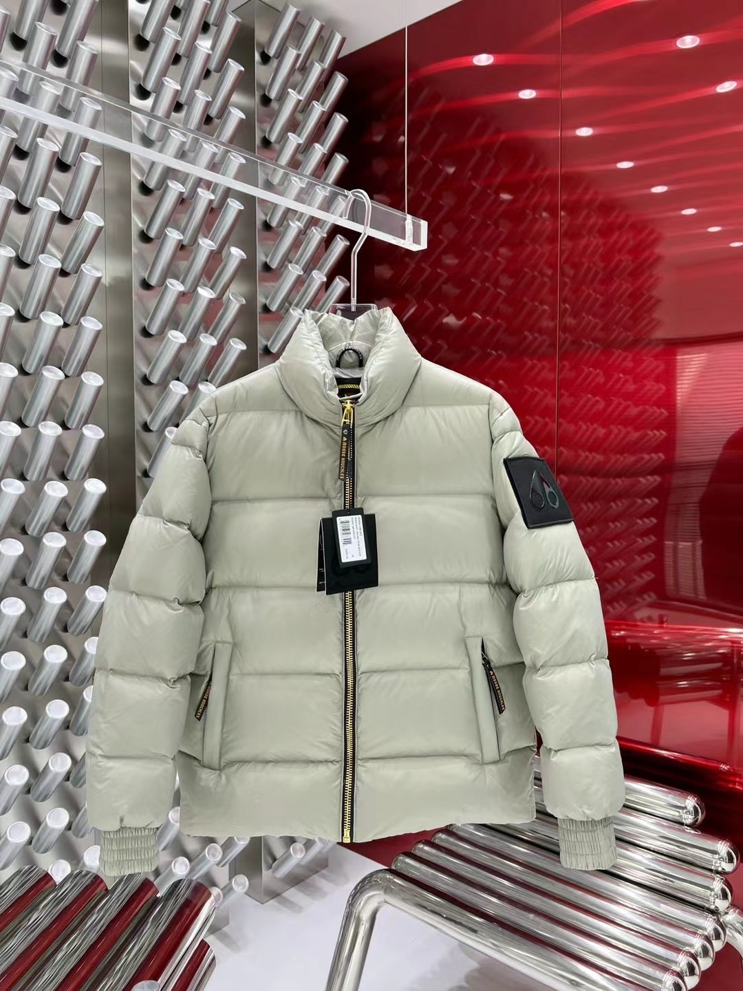 [Moose knuckles -무스너클 ]  무스너클 다운 패딩 자켓 카키