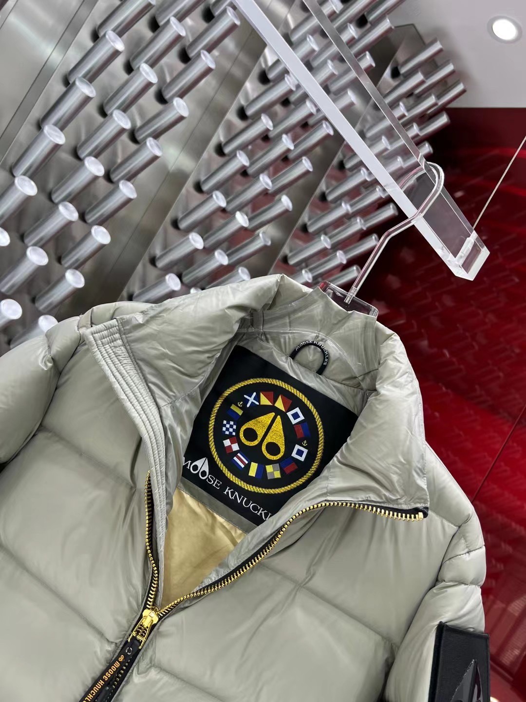 [Moose knuckles -무스너클 ]  무스너클 다운 패딩 자켓 카키