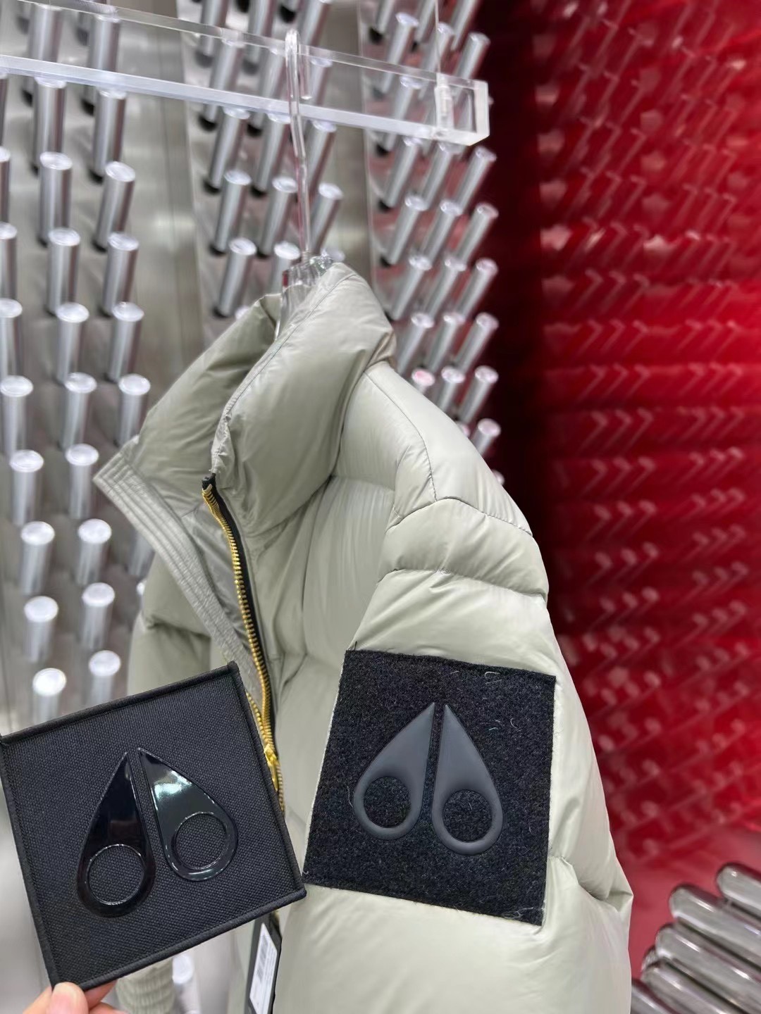 [Moose knuckles -무스너클 ]  무스너클 다운 패딩 자켓 카키