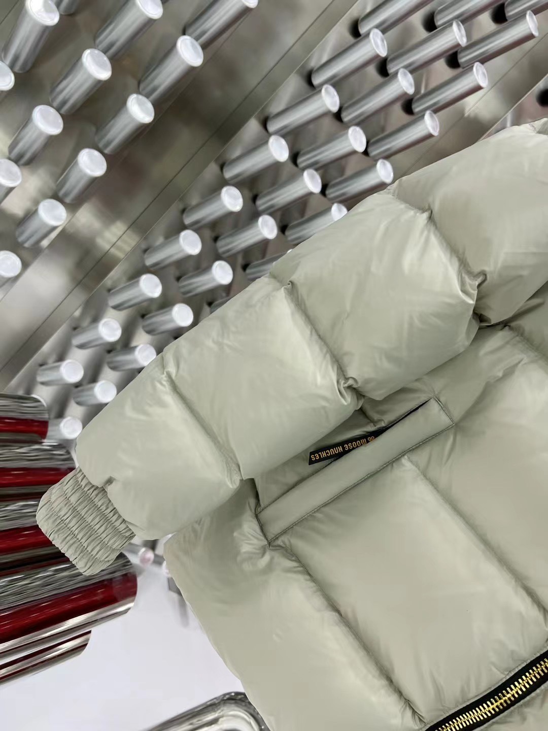 [Moose knuckles -무스너클 ]  무스너클 다운 패딩 자켓 카키