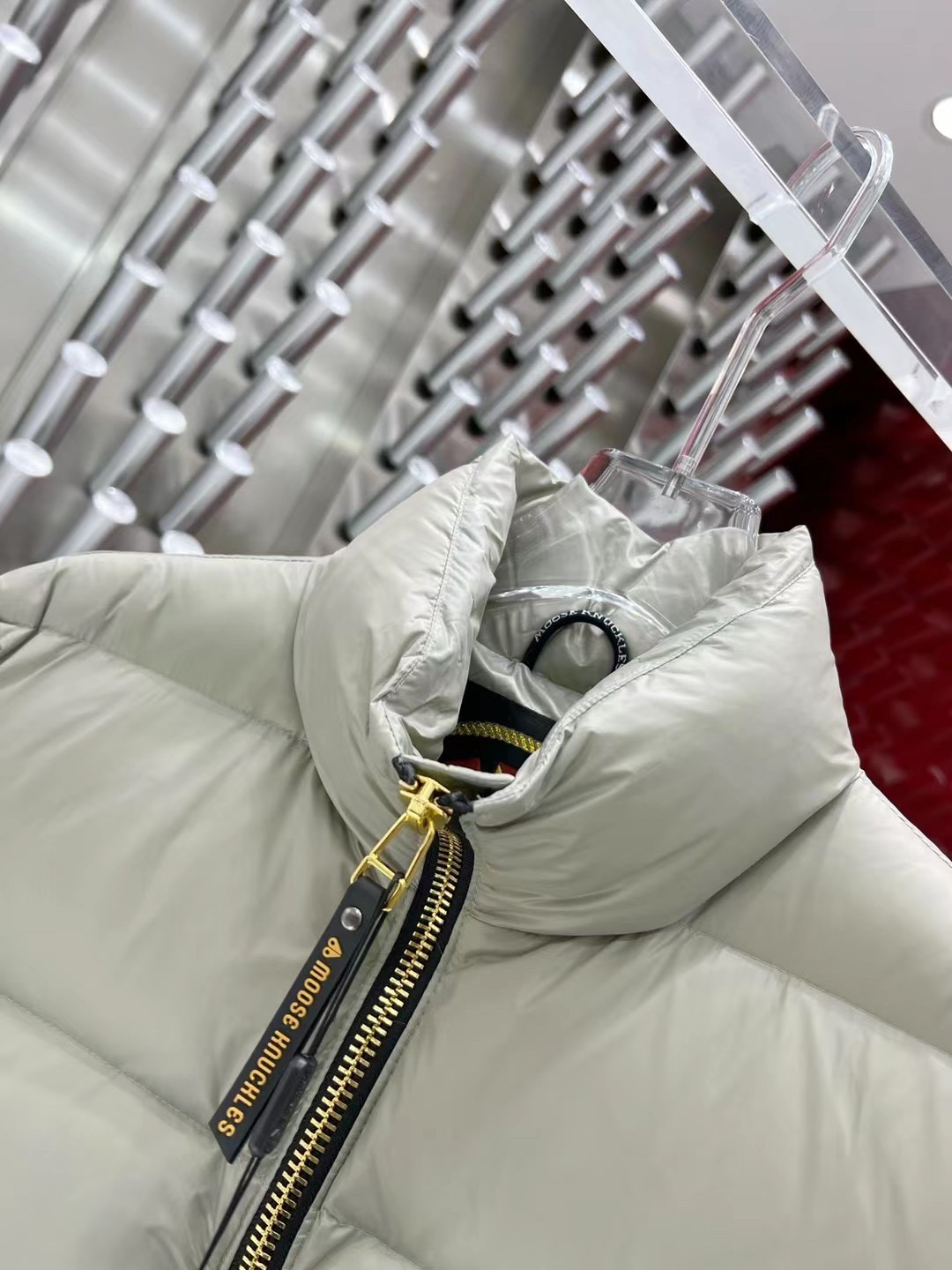 [Moose knuckles -무스너클 ]  무스너클 다운 패딩 자켓 카키