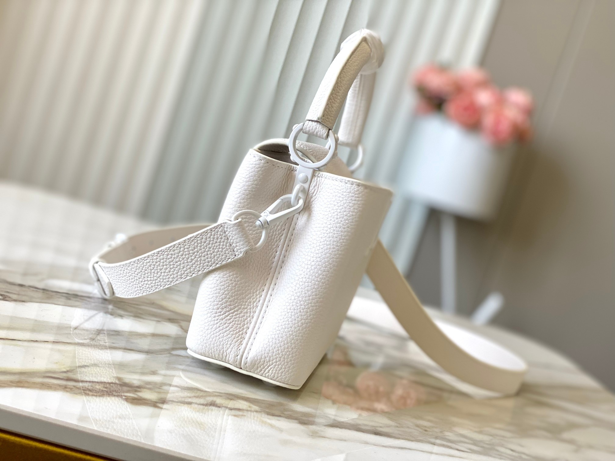 [LOUIS VUITTON-루이비통] 루이비통 카푸신 이스트 웨스트 미니백