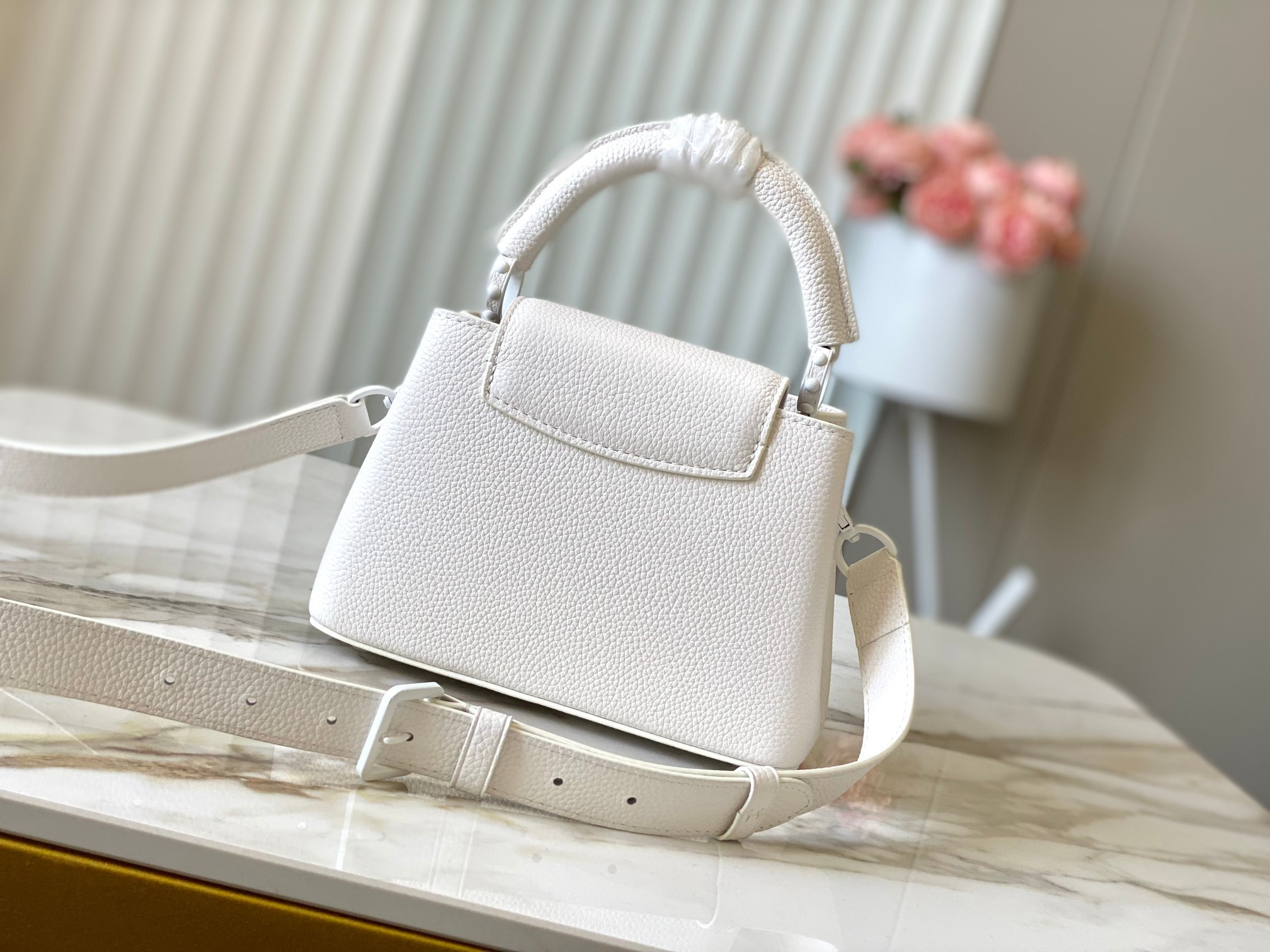 [LOUIS VUITTON-루이비통] 루이비통 카푸신 이스트 웨스트 미니백