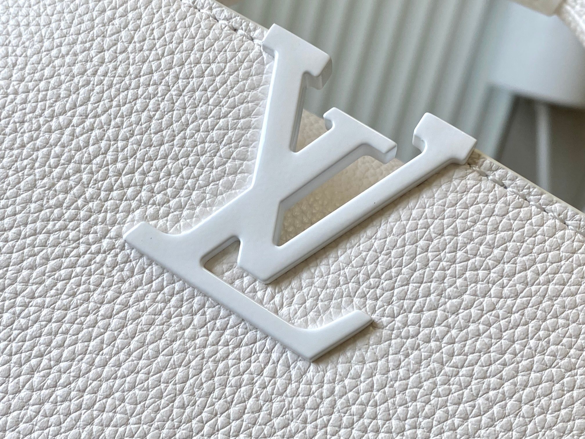 [LOUIS VUITTON-루이비통] 루이비통 카푸신 이스트 웨스트 미니백