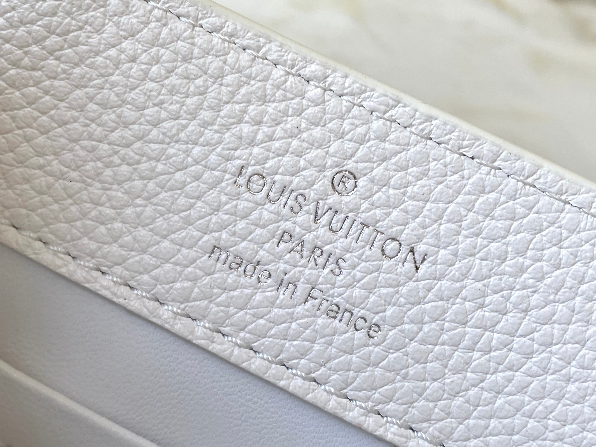 [LOUIS VUITTON-루이비통] 루이비통 카푸신 이스트 웨스트 미니백