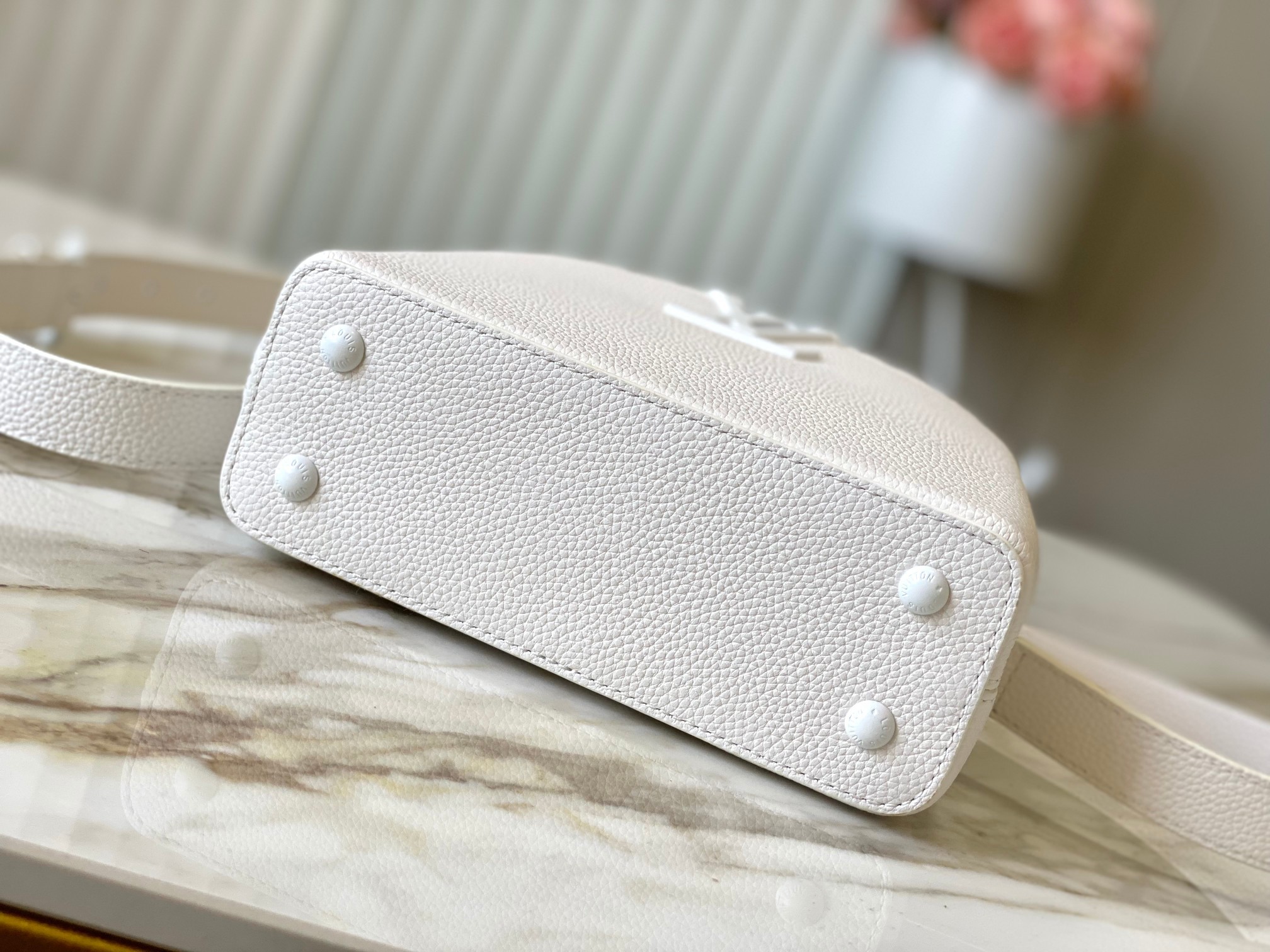 [LOUIS VUITTON-루이비통] 루이비통 카푸신 이스트 웨스트 미니백