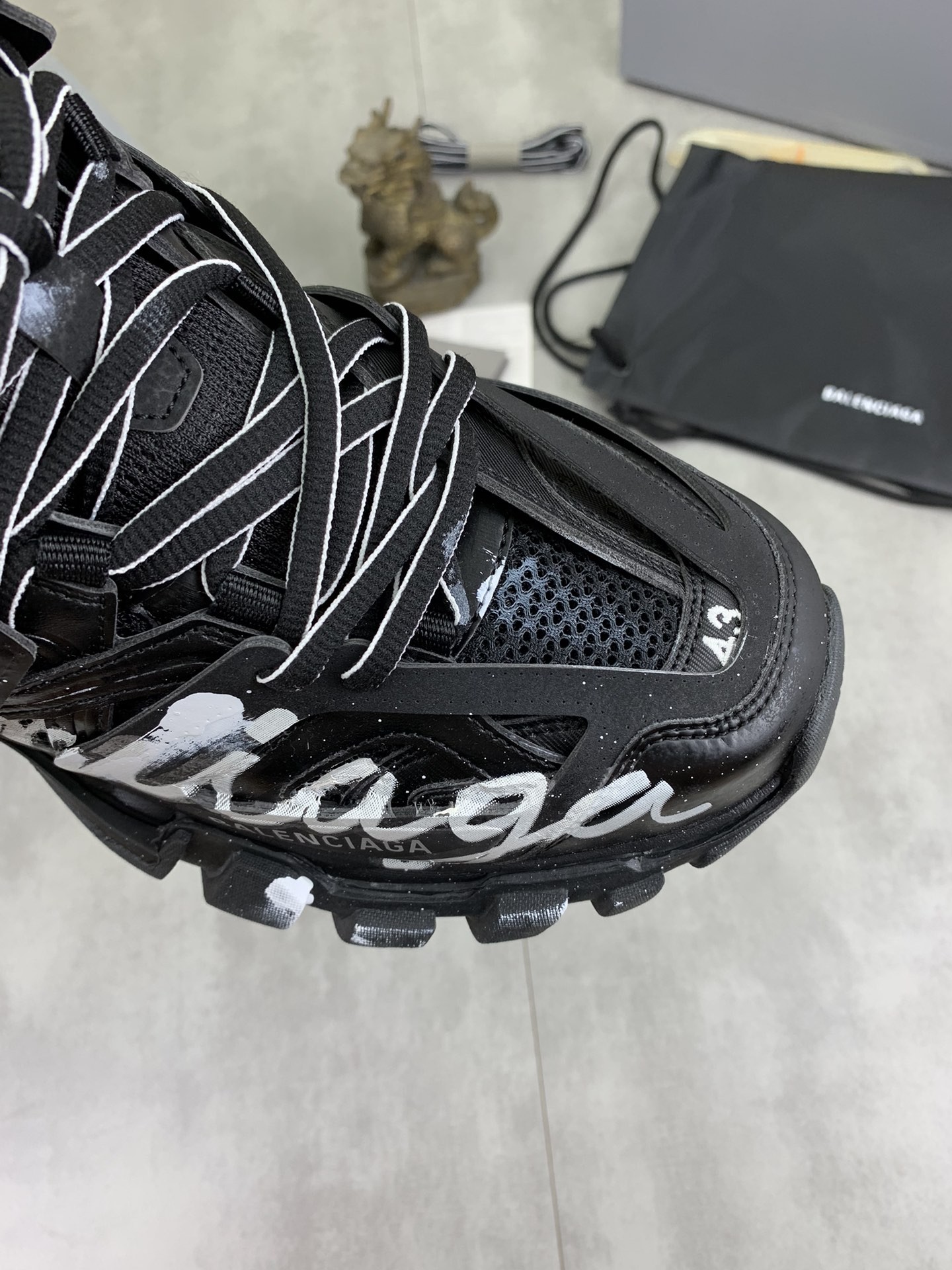 [BALENCIAGA-발렌시아가] 발렌시아가 로고 레터링 트랙 스니커즈