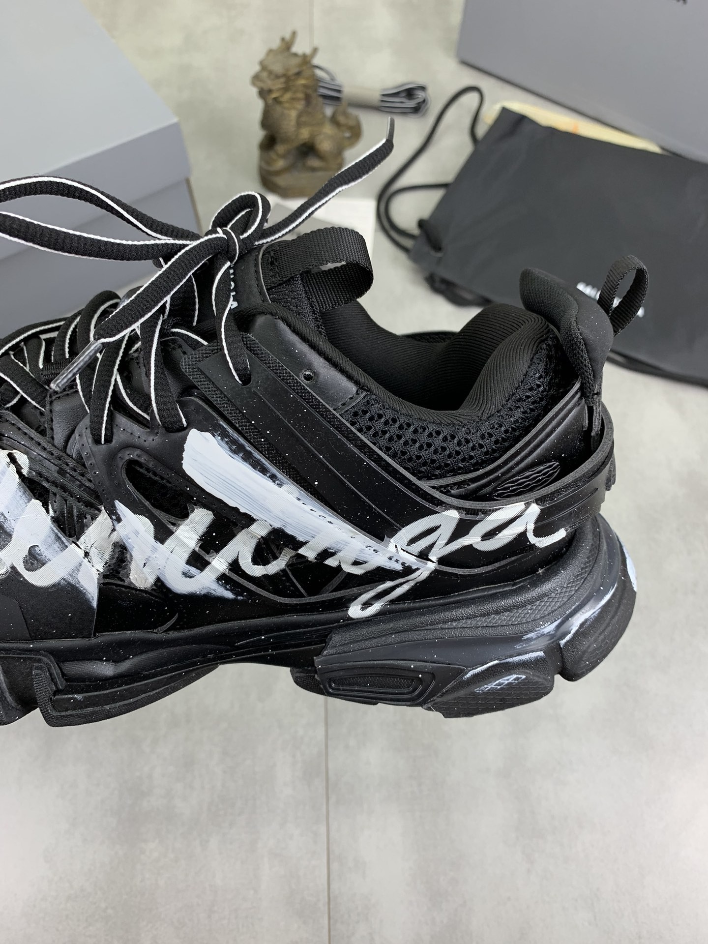 [BALENCIAGA-발렌시아가] 발렌시아가 로고 레터링 트랙 스니커즈