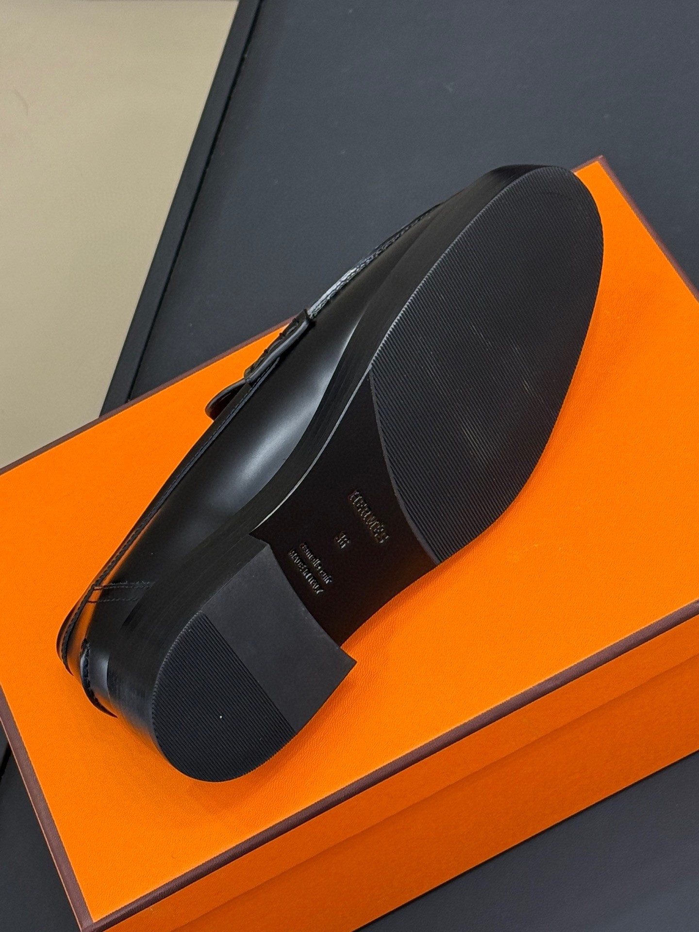 [HERMES-에르메스] 에르메스 파리 로퍼