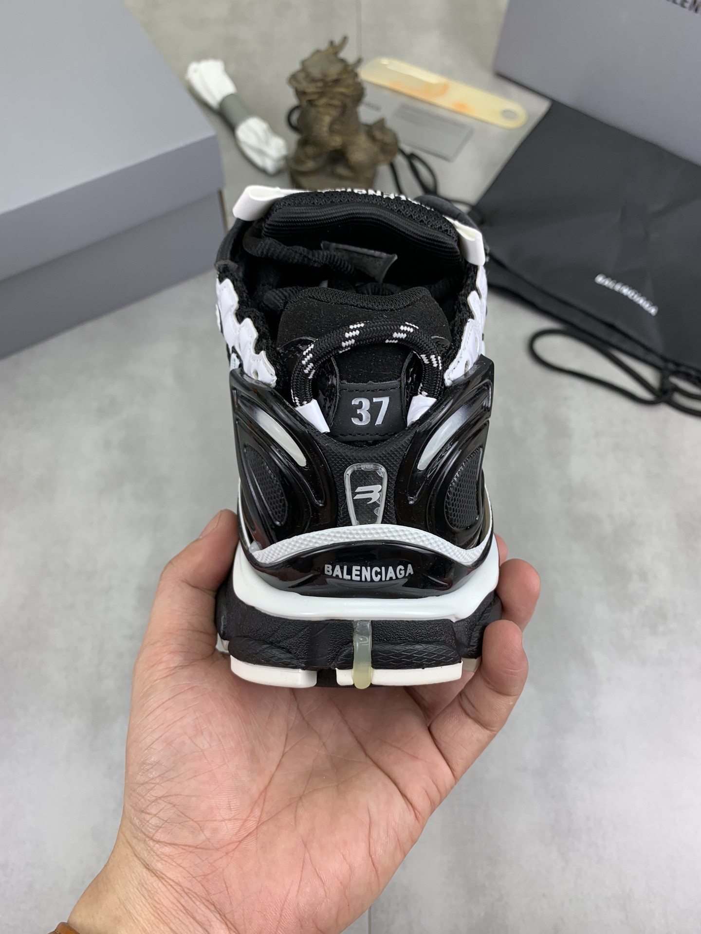 [BALENCIAGA-발렌시아가  ] 발렌시아가 러너 스니커즈 오레오 컬러