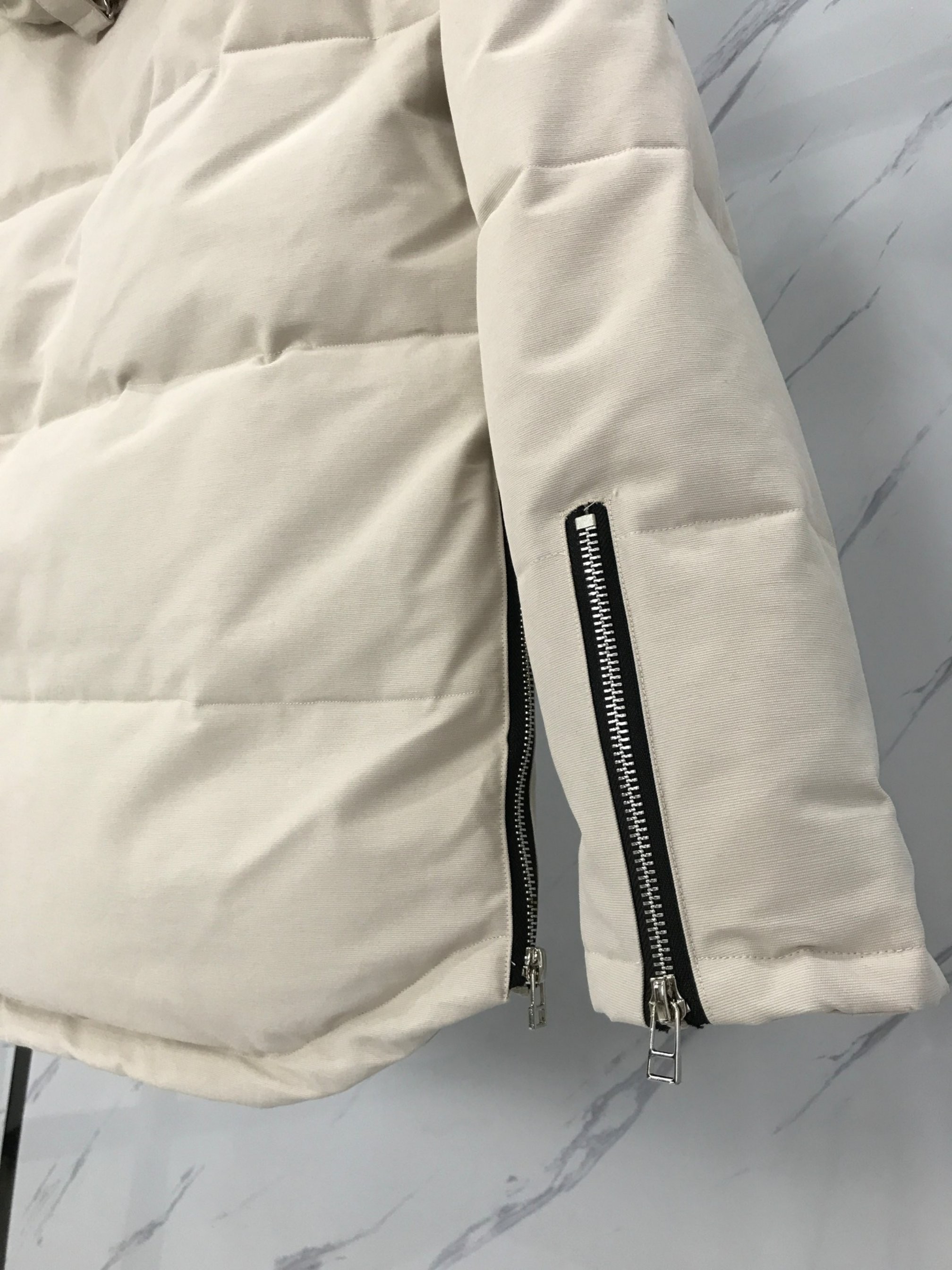 [Moose knuckles -무스너클 ]   무스너클  쓰리쿼터 다운 패딩 (남성용)