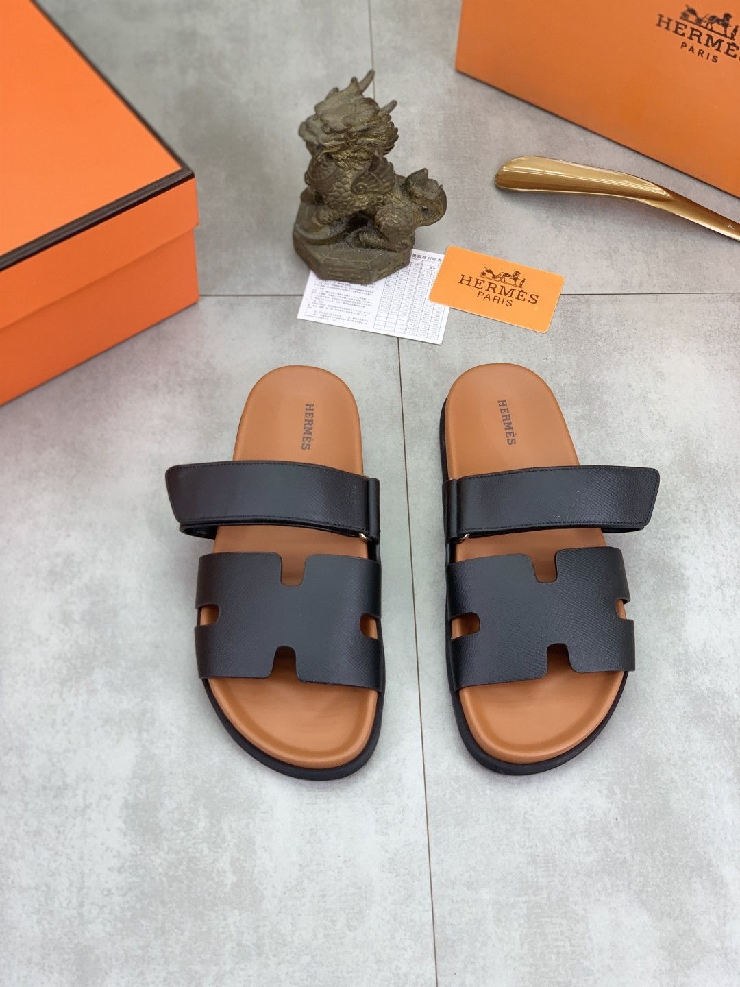 [HERMES-에르메스] 에르메스 남성 시프레 샌들 블랙