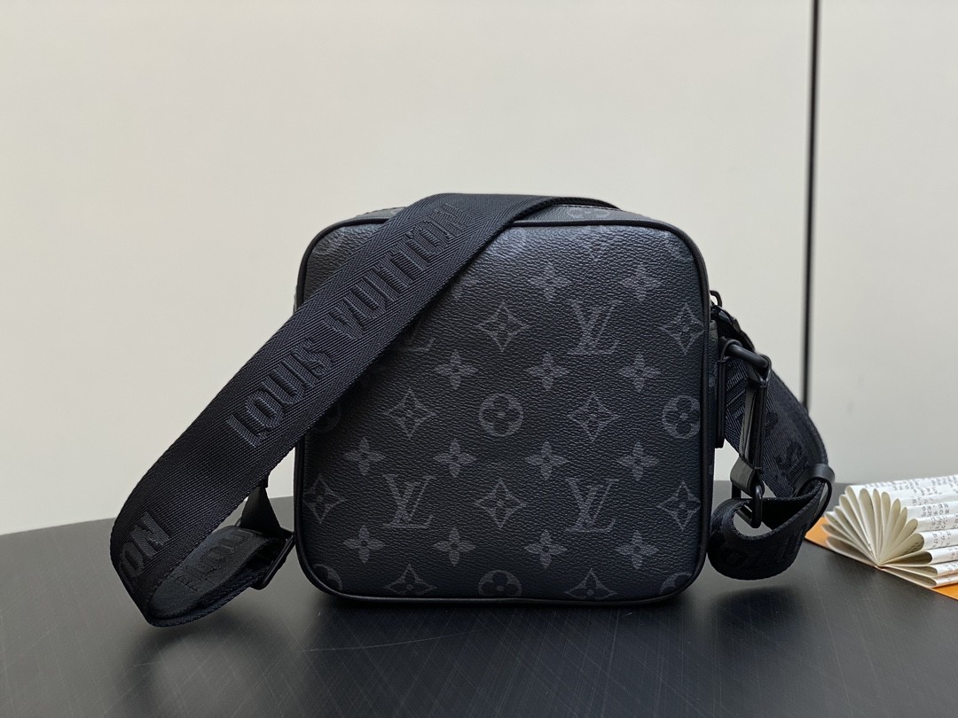 [LOUIS VUITTON-루이비통] 루이비통 크리스토퍼 크로스백 M12518