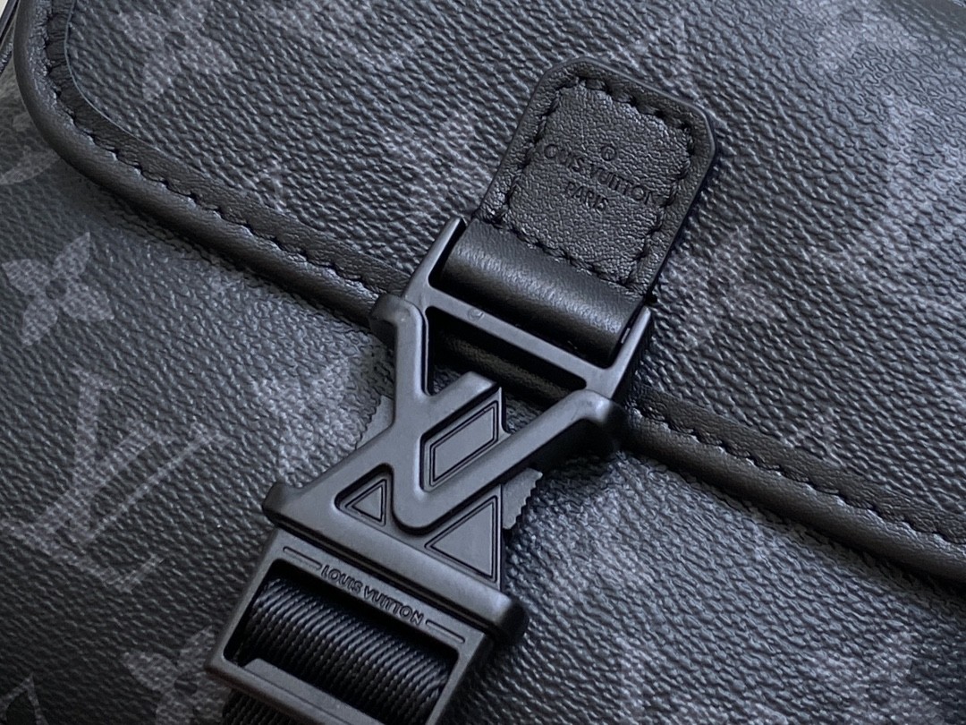 [LOUIS VUITTON-루이비통] 루이비통 크리스토퍼 크로스백 M12518